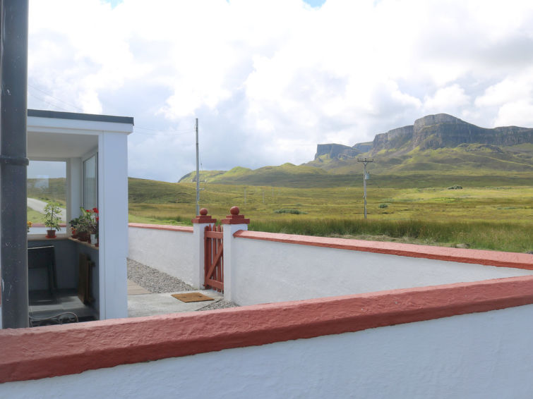 Flo Anndra Translation missing: cottages_en.helpers.properties.accommodation_type.bungalow in North Skye