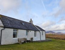 Vrijstaande cottage voor 2 op North Skye met omheinde tuin en uitzicht - thumbnail 1