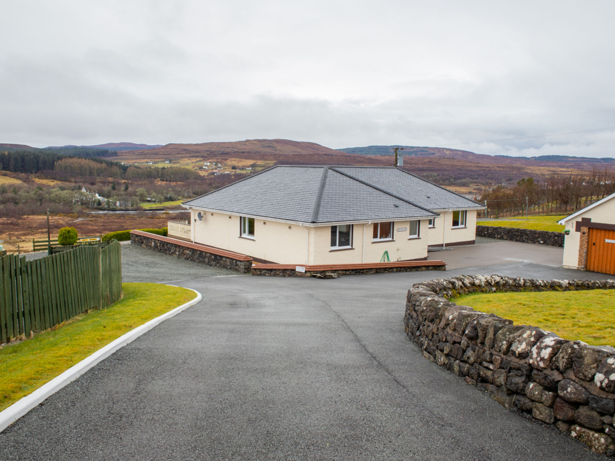 Photo of Skeabost Bungalow