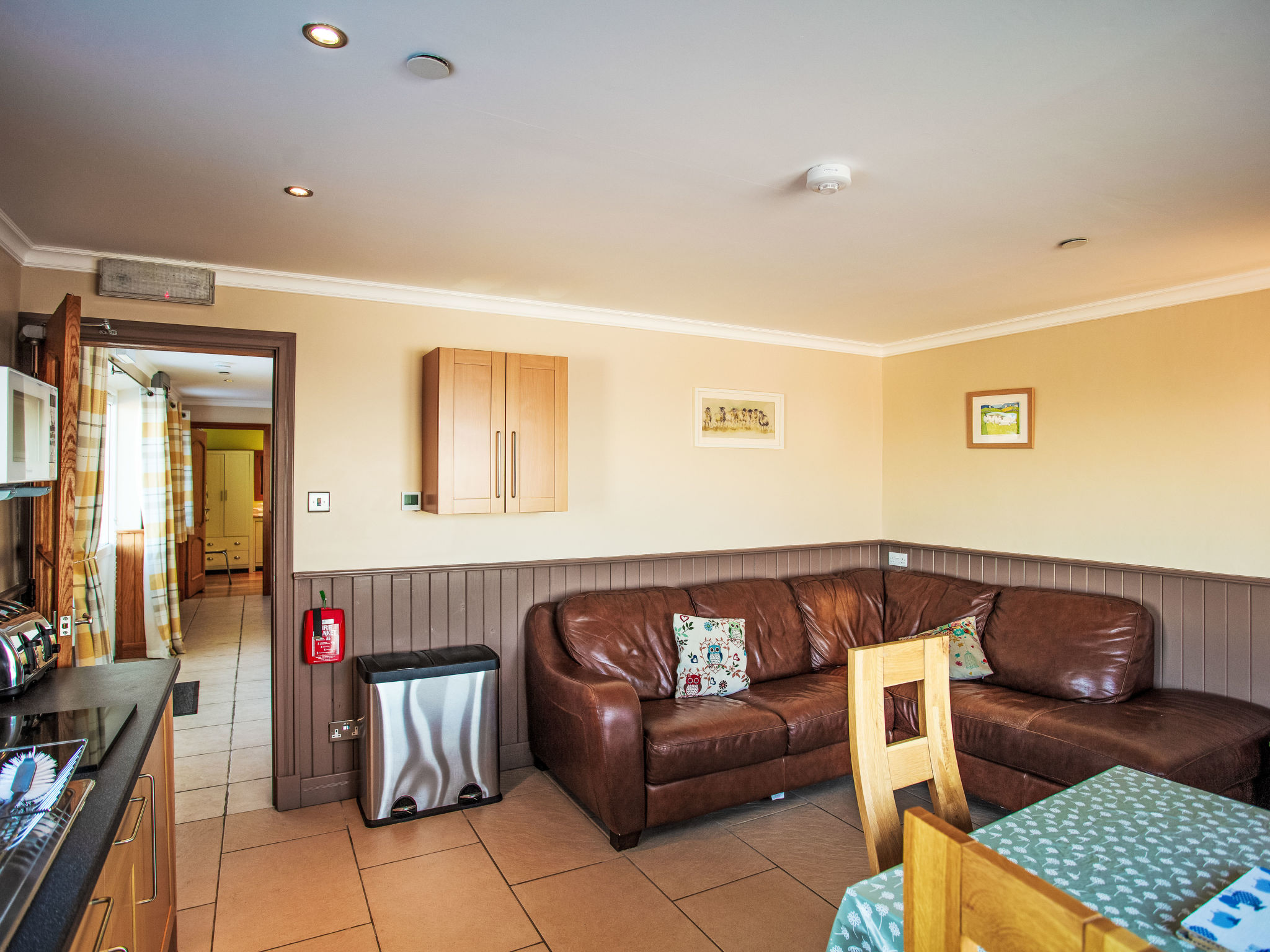 Frobost Lodge-Binnen