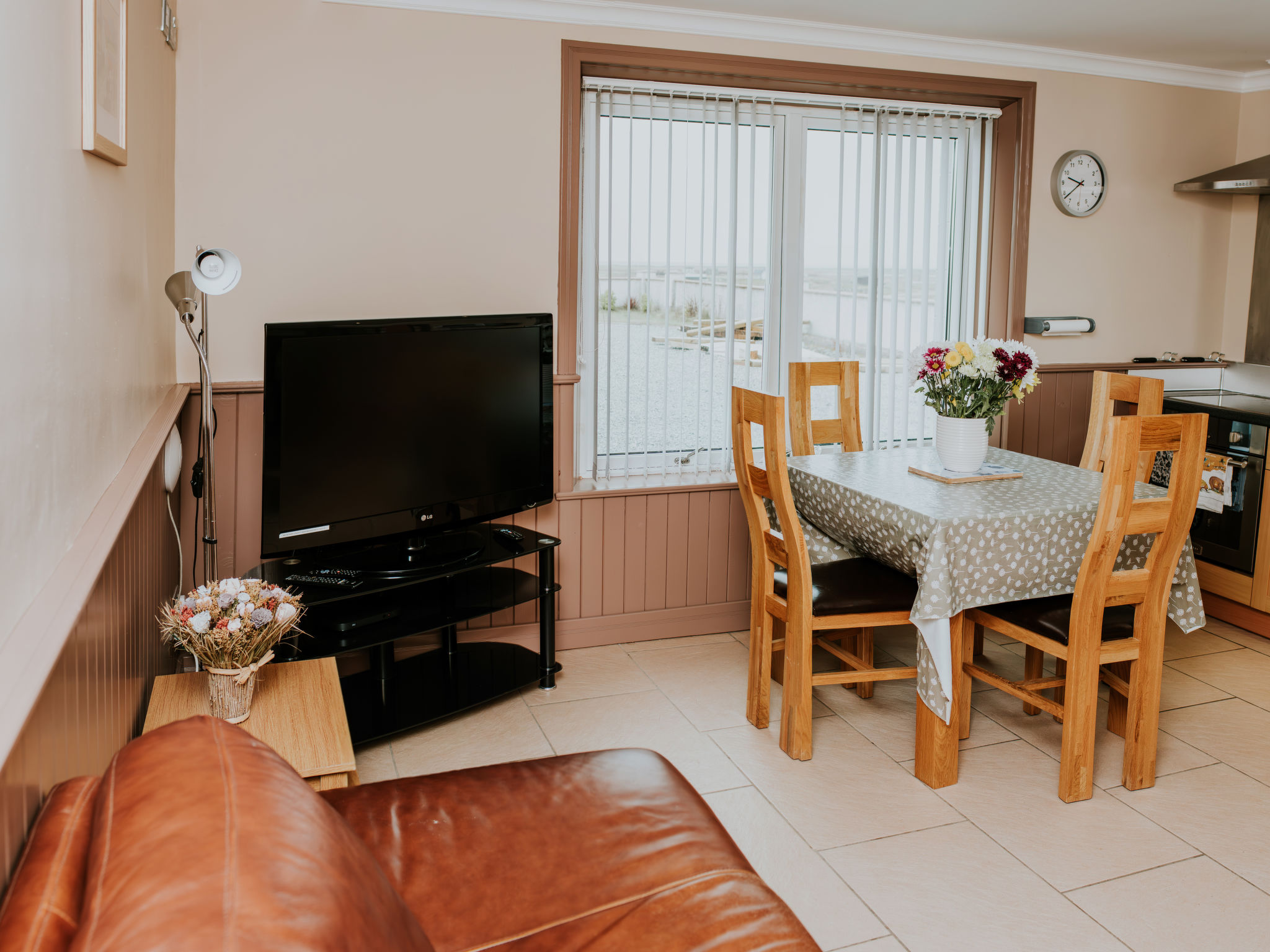 Frobost Lodge-Binnen
