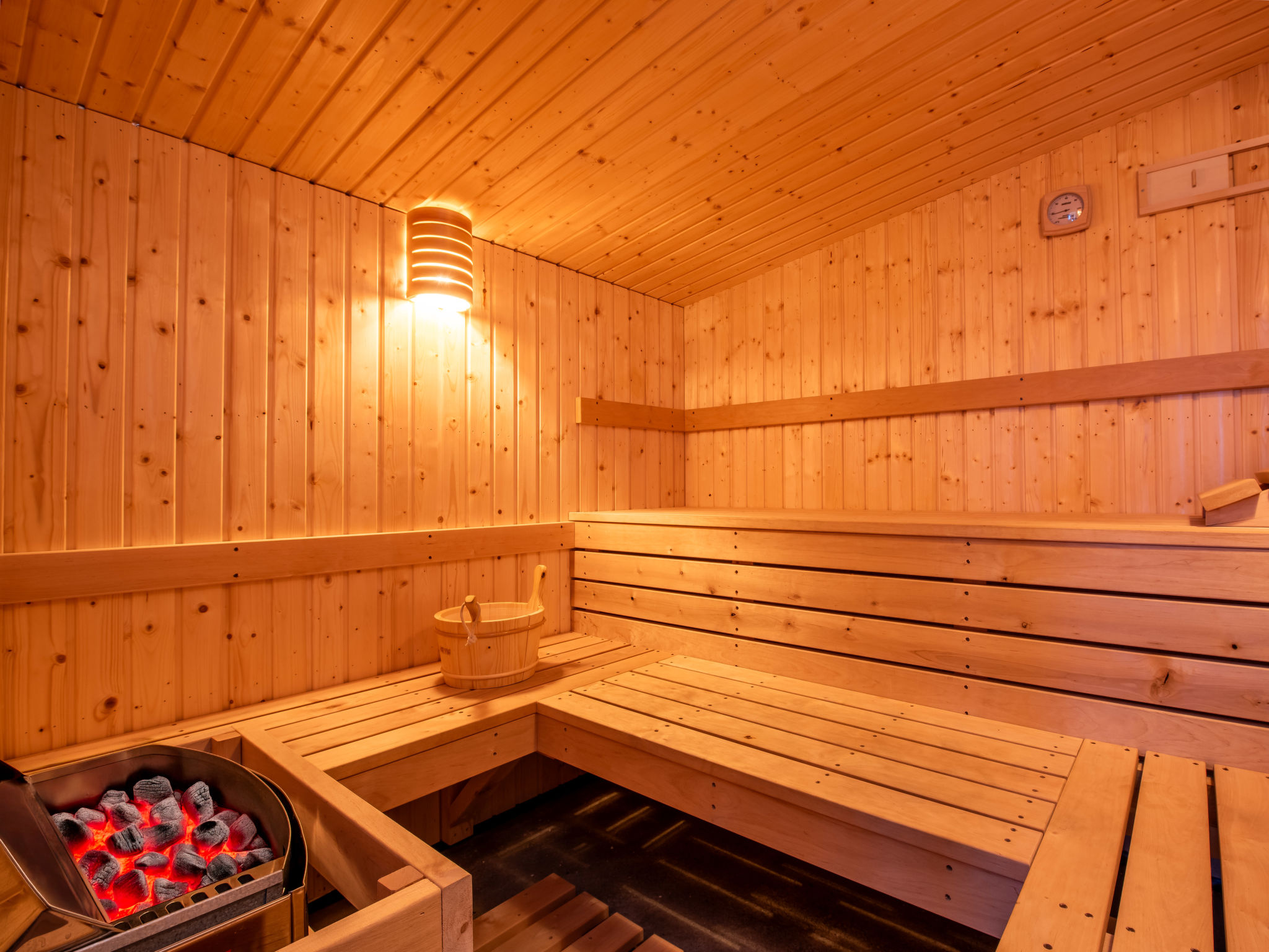 Benderloch House & Frobost Lodge-Binnen