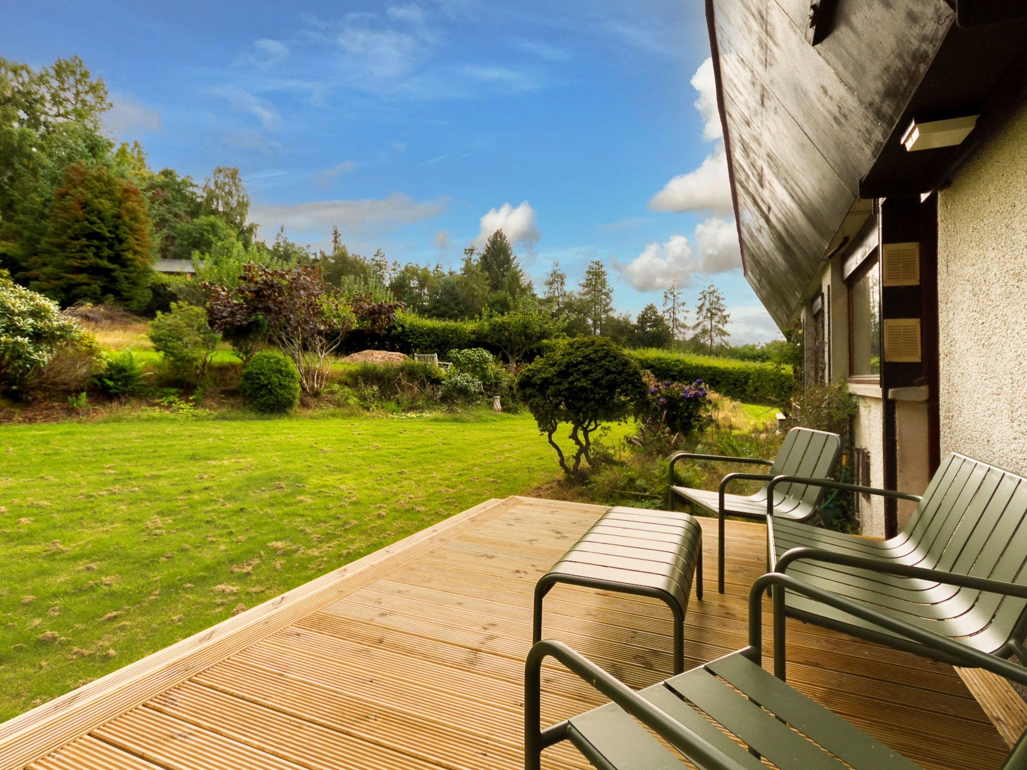 Mam Mor Lodge - Outside