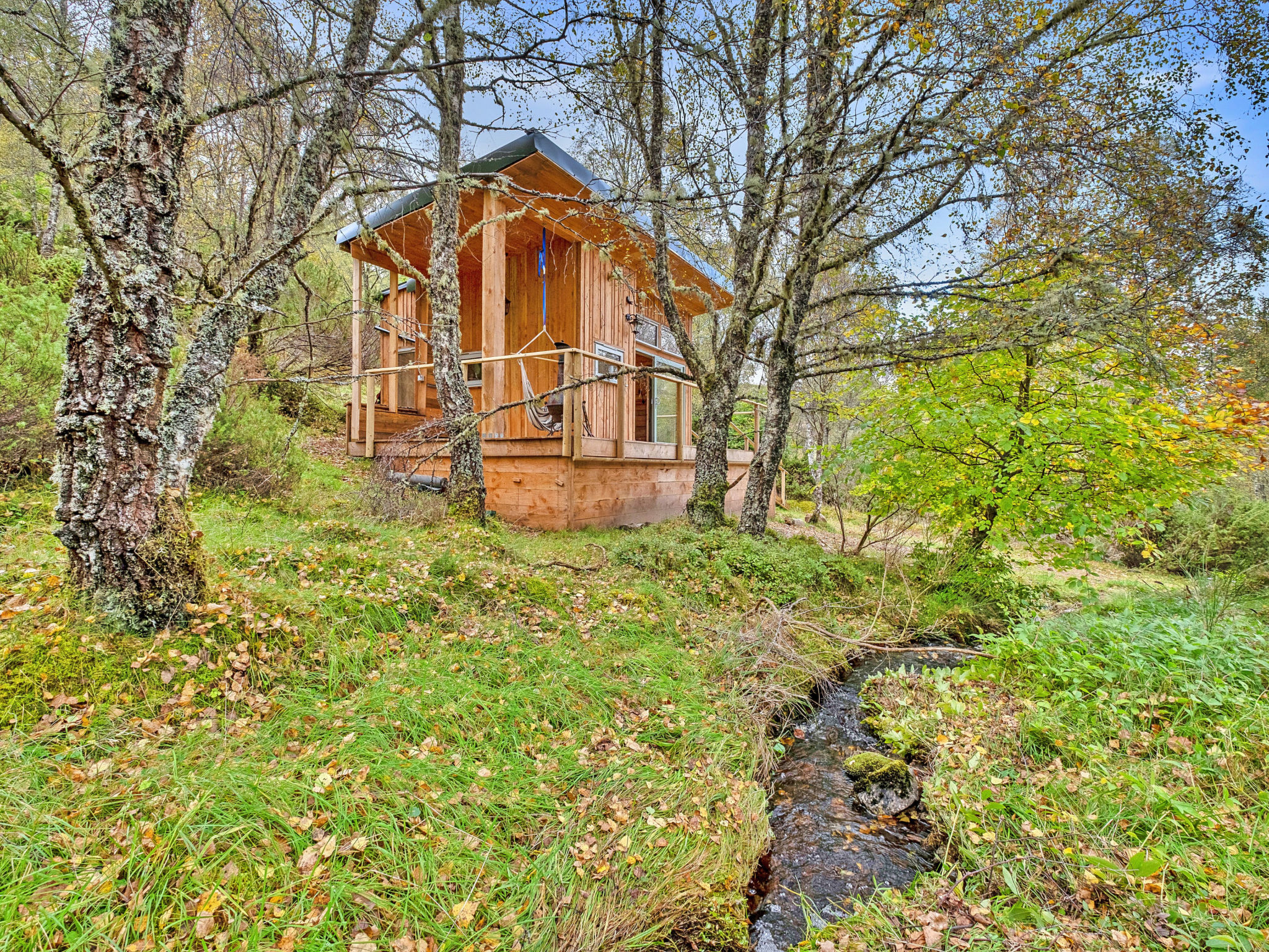 Cosagach Falls Cabin-Outside