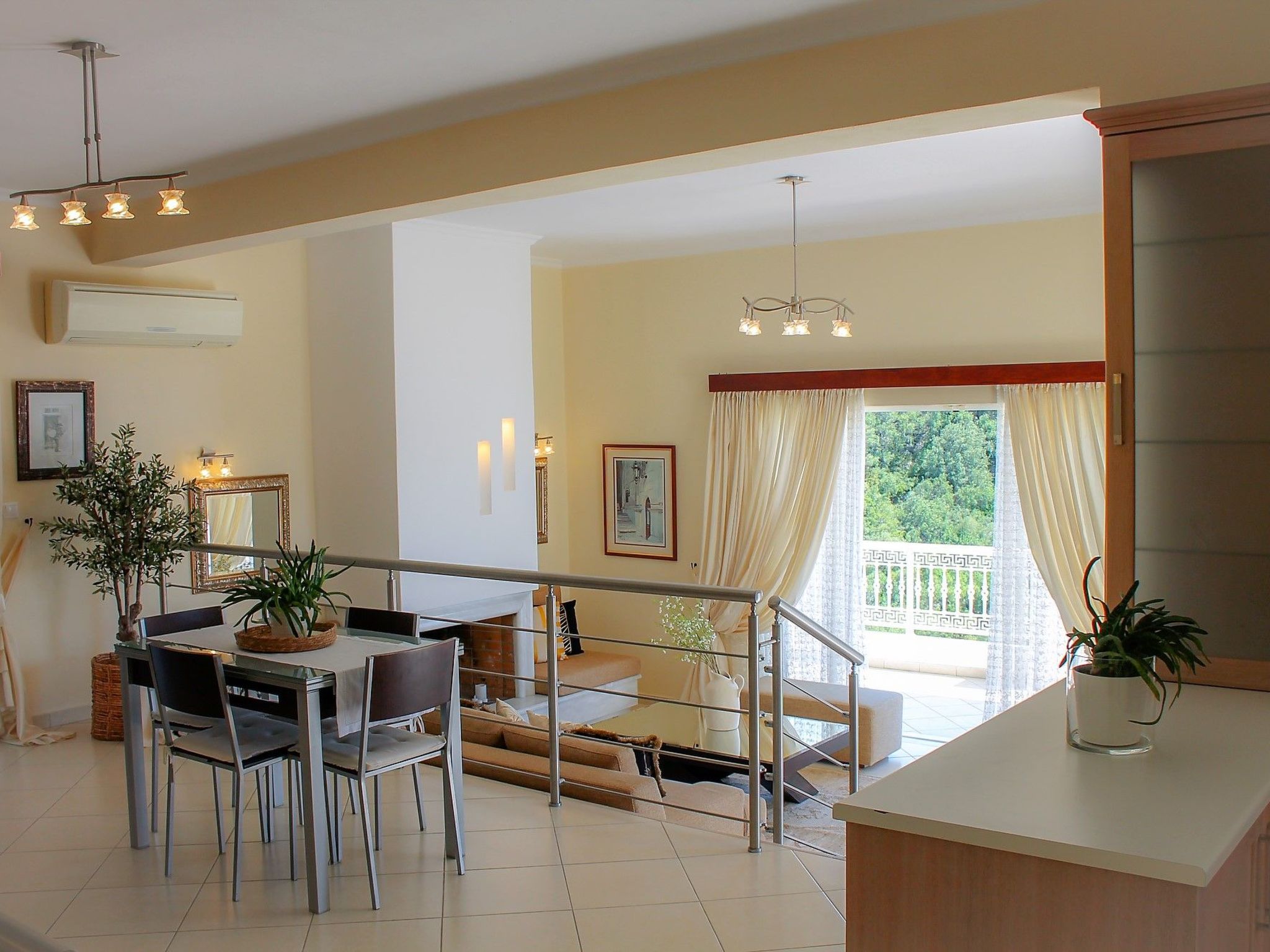 Wunderschöne Villa mit Panoramablick auf das Meer-Binnen