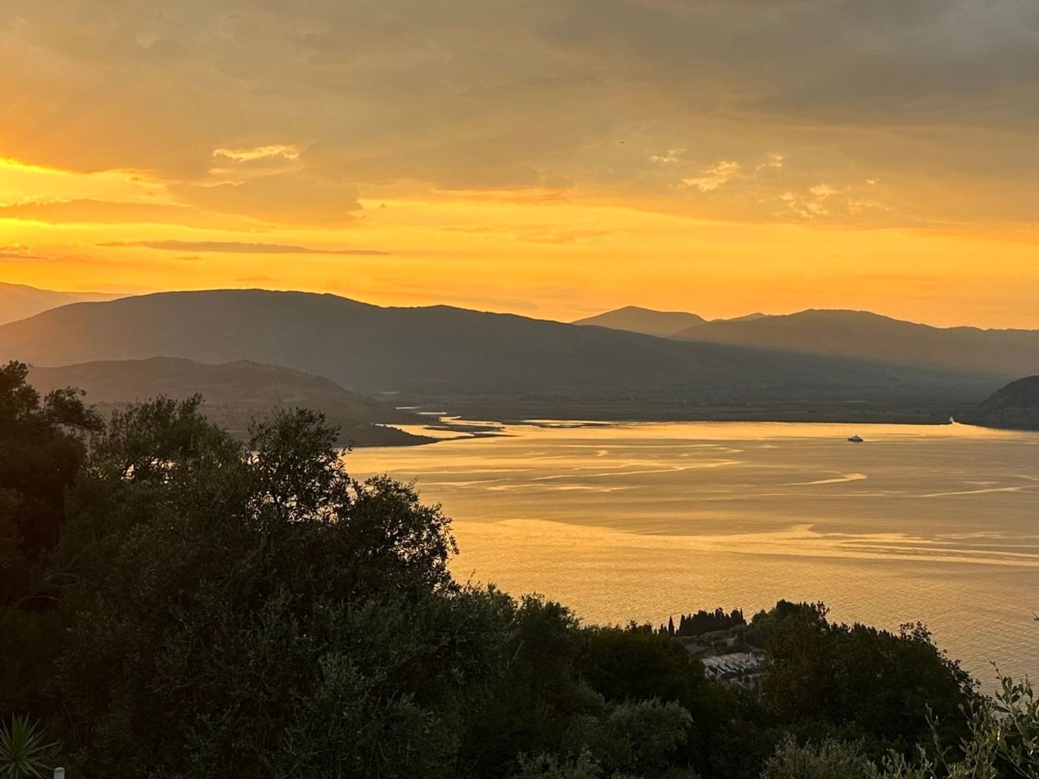 Prächtige Villa in spektakulärer Lage-Binnen