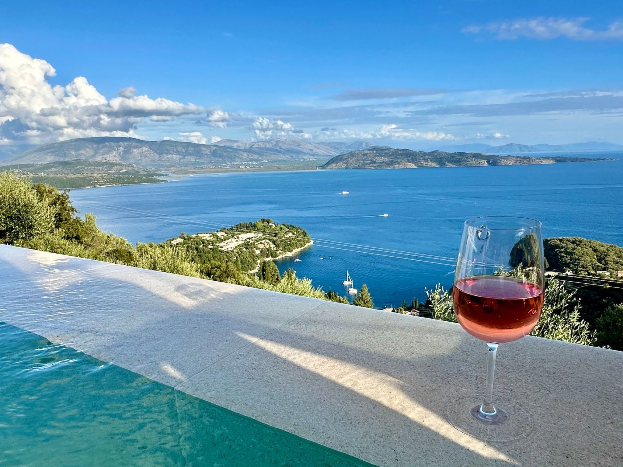 Prächtige Villa in spektakulärer Lage-Binnen