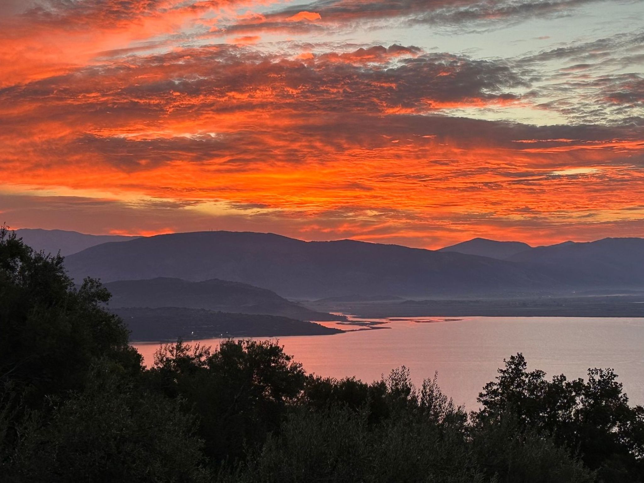 Prächtige Villa in spektakulärer Lage-Binnen
