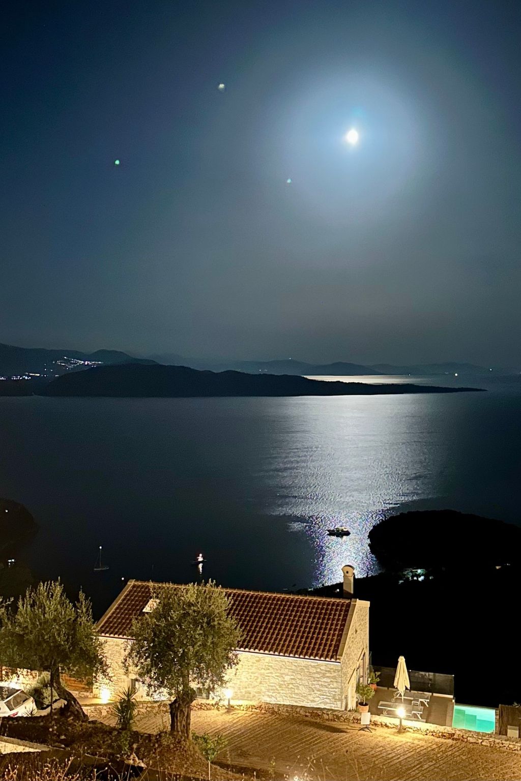 Prächtige Villa in spektakulärer Lage-Binnen