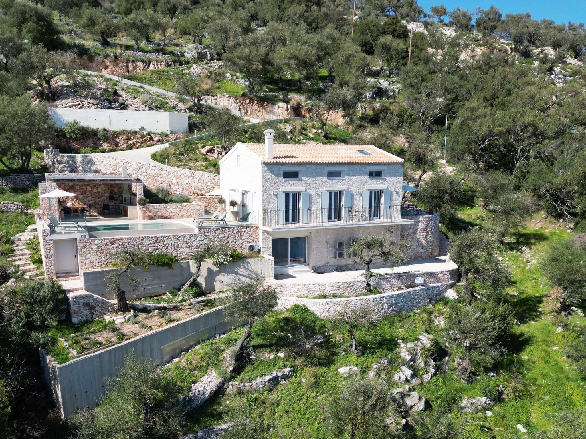 Prächtige Villa in spektakulärer Lage-Binnen