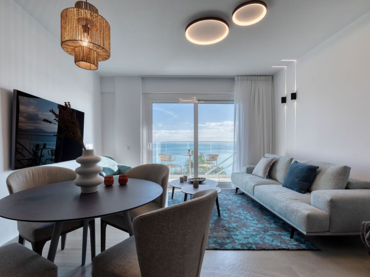 Luxuriöses Apartment mit zwei Schlafzimmern und Meerblick