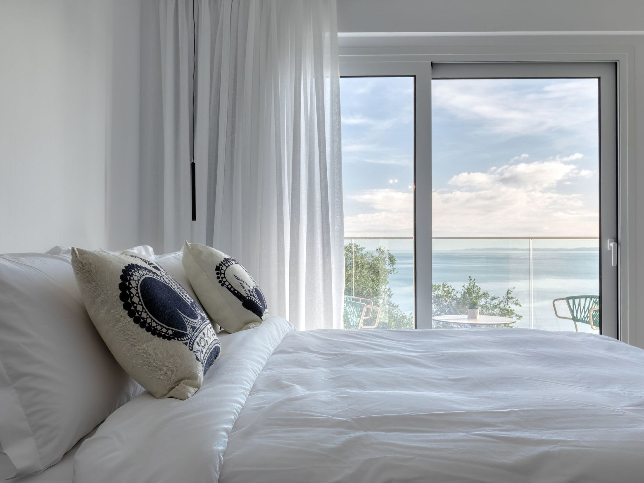 Luxuriöses Apartment mit zwei Schlafzimmern und Meerblick-Binnen