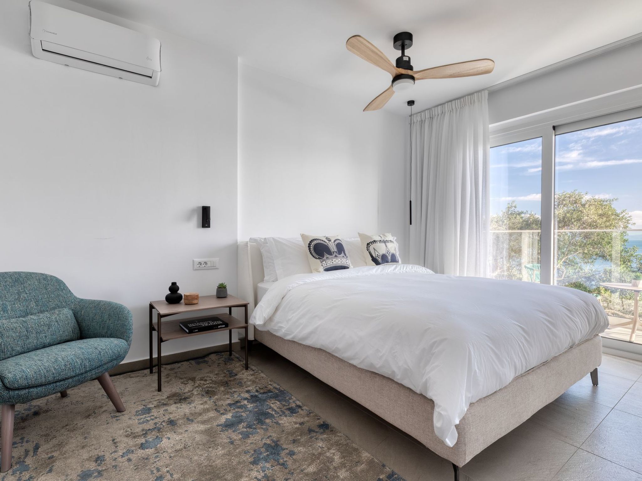 Luxuriöses Apartment mit zwei Schlafzimmern und Meerblick-Binnen