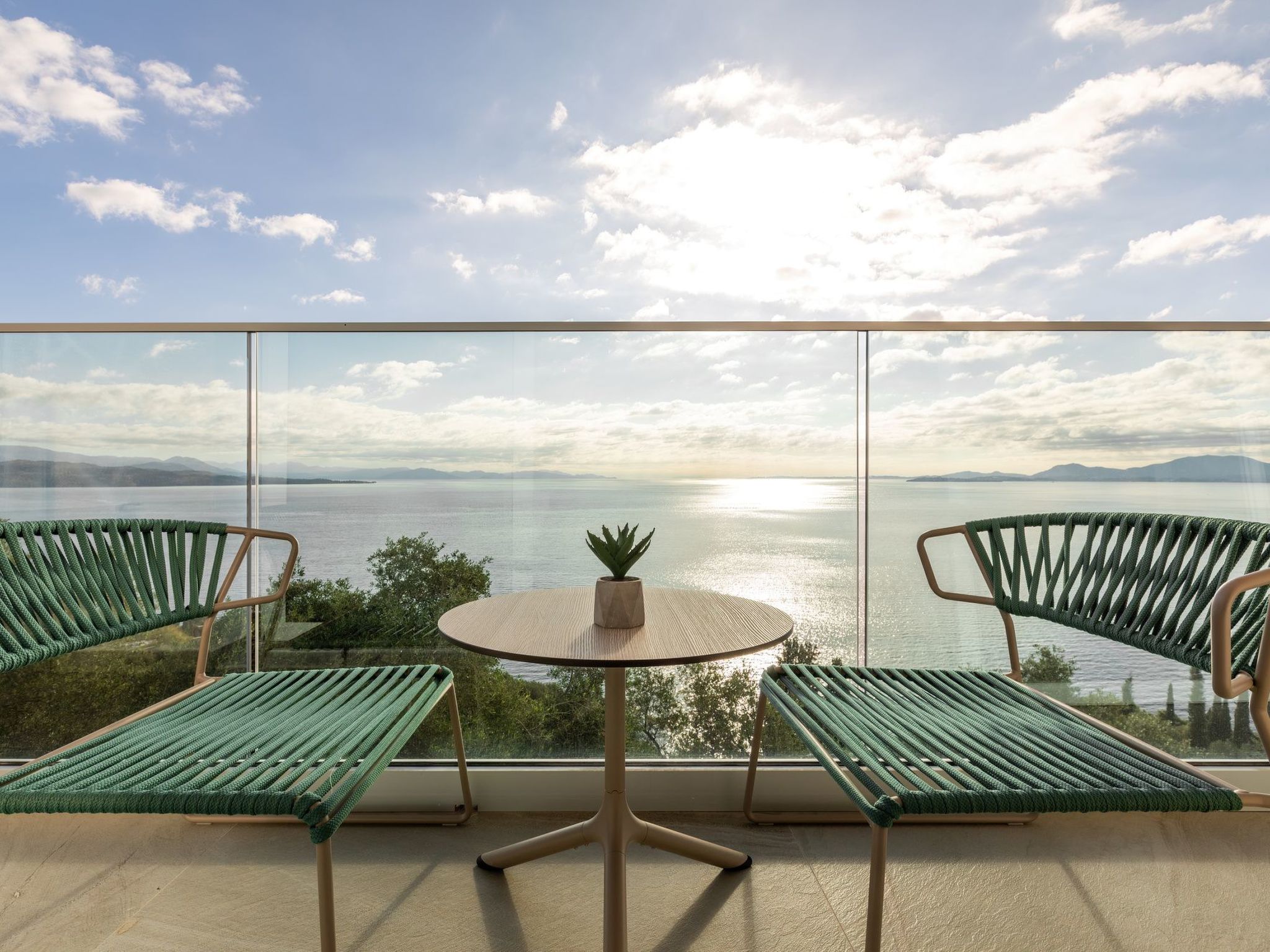 Luxuriöses Apartment mit zwei Schlafzimmern und Meerblick-Binnen