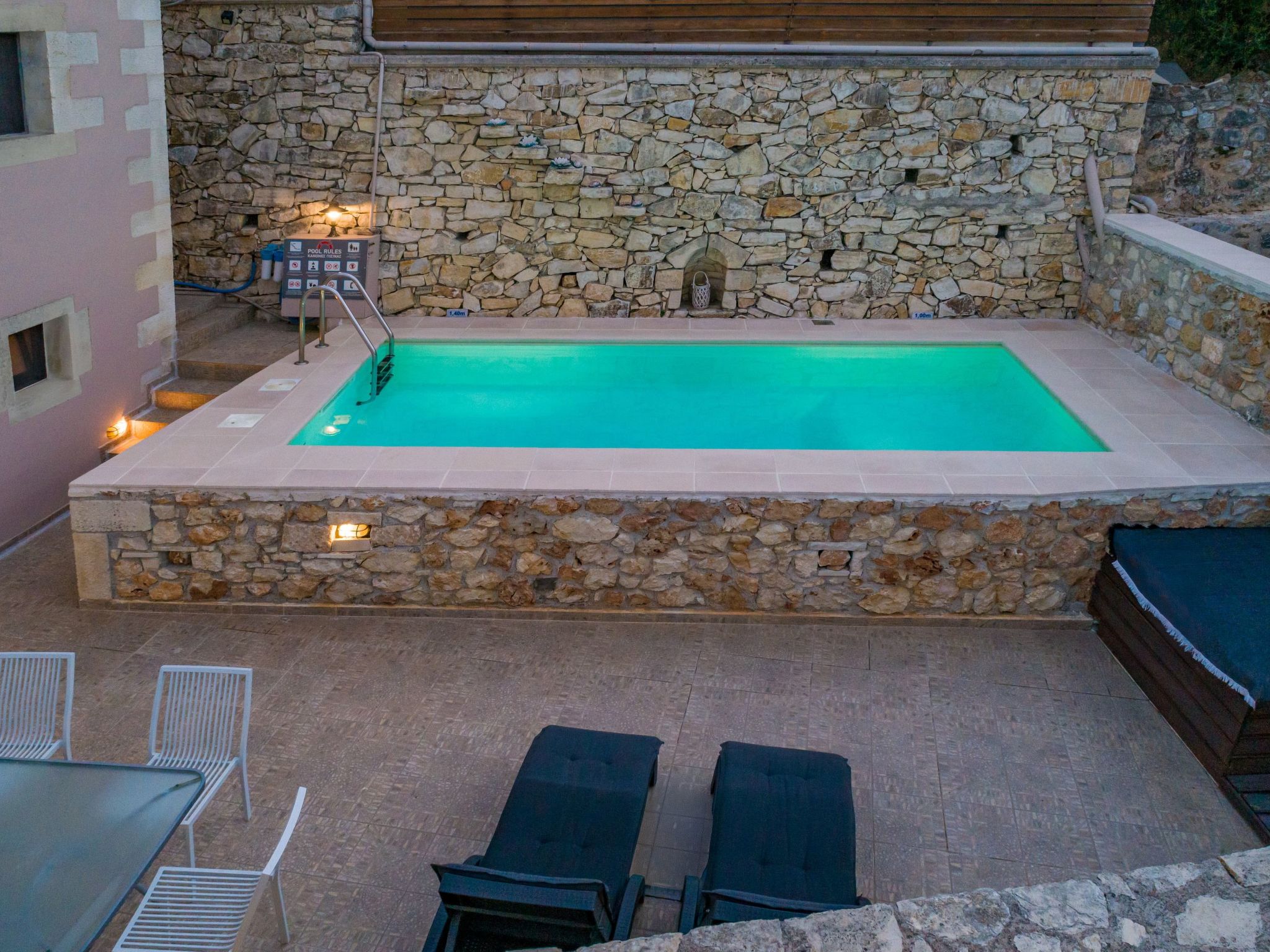 "Villa Aladanos" mit privatem Pool-Outside