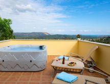 "Villa Erontas" mit Blick auf das Wasser