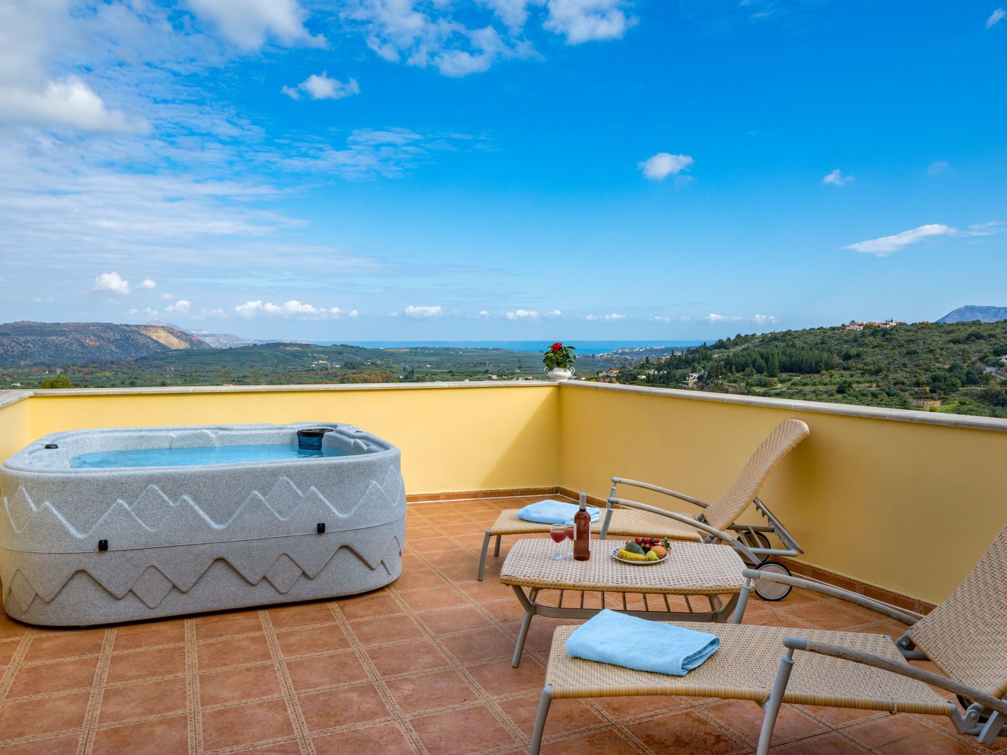 "Villa Erontas" mit Blick auf das Wasser