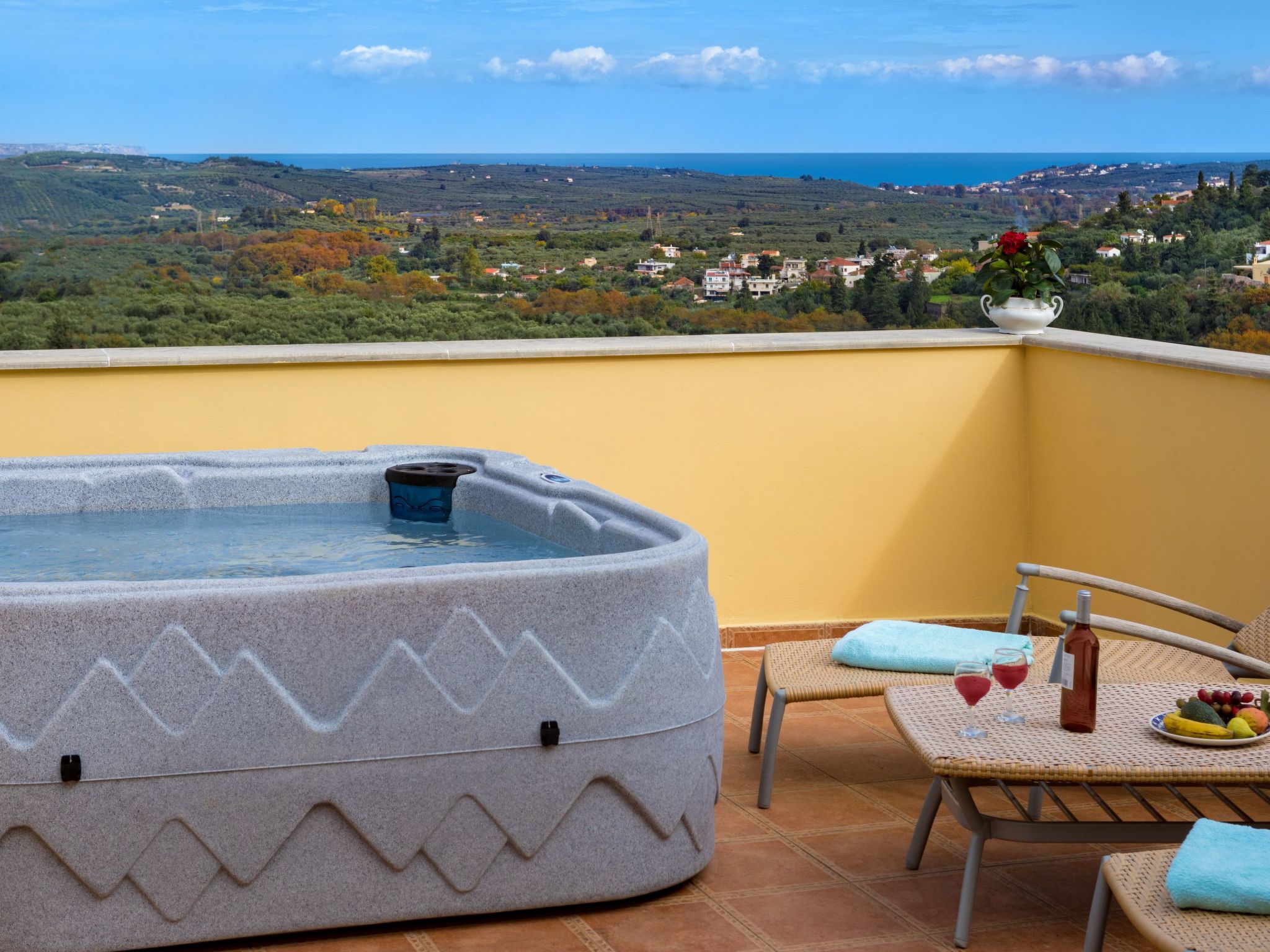 "Villa Erontas" mit Blick auf das Wasser