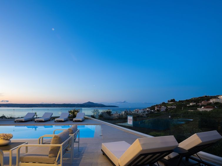Kalyves Royal Villa: Verwarmd privézwembad & fitness, uitzicht op zee in Kalami