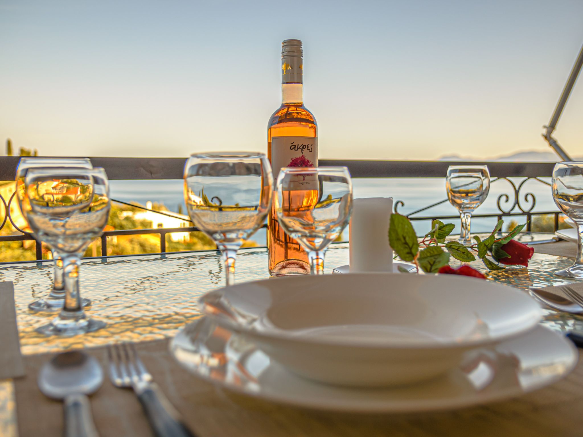 "Zeus" mit Infinity Pool-Draußen