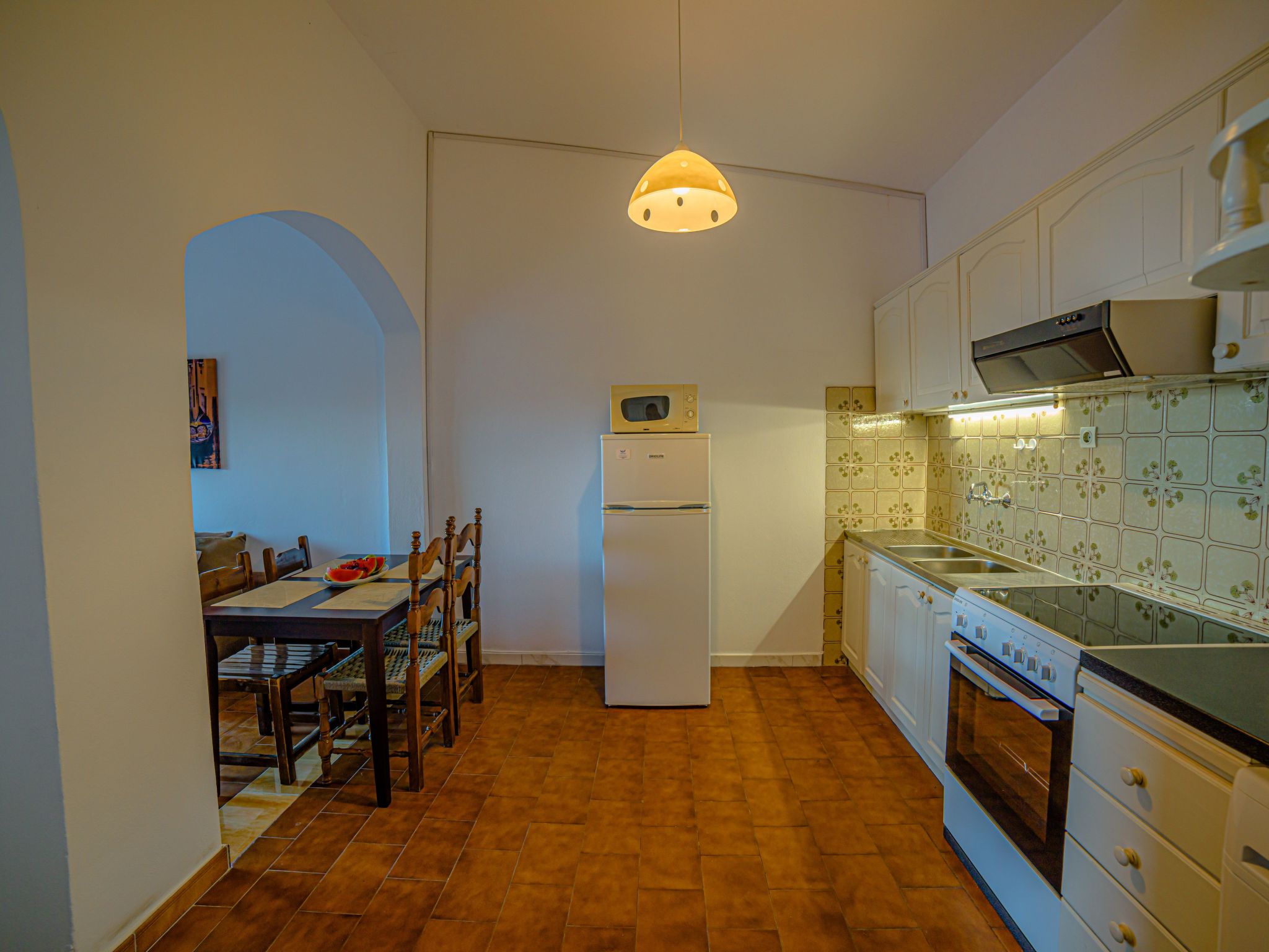 "Zeus" mit Infinity Pool-Drinnen