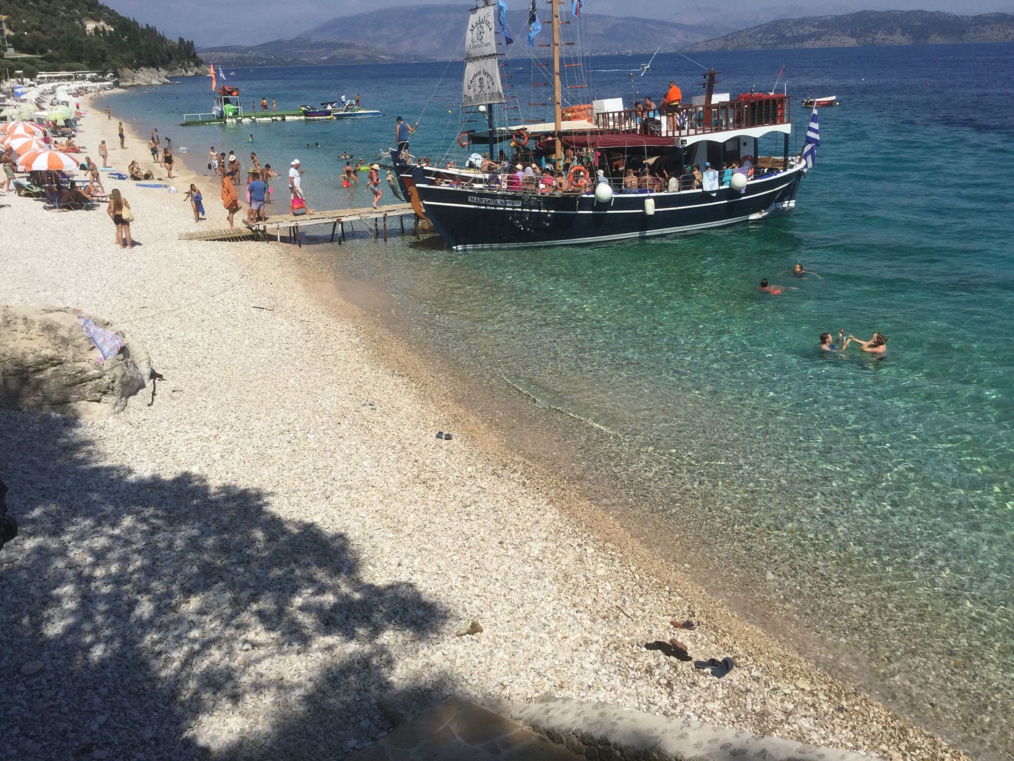 "Zeus" mit Infinity Pool-Draußen