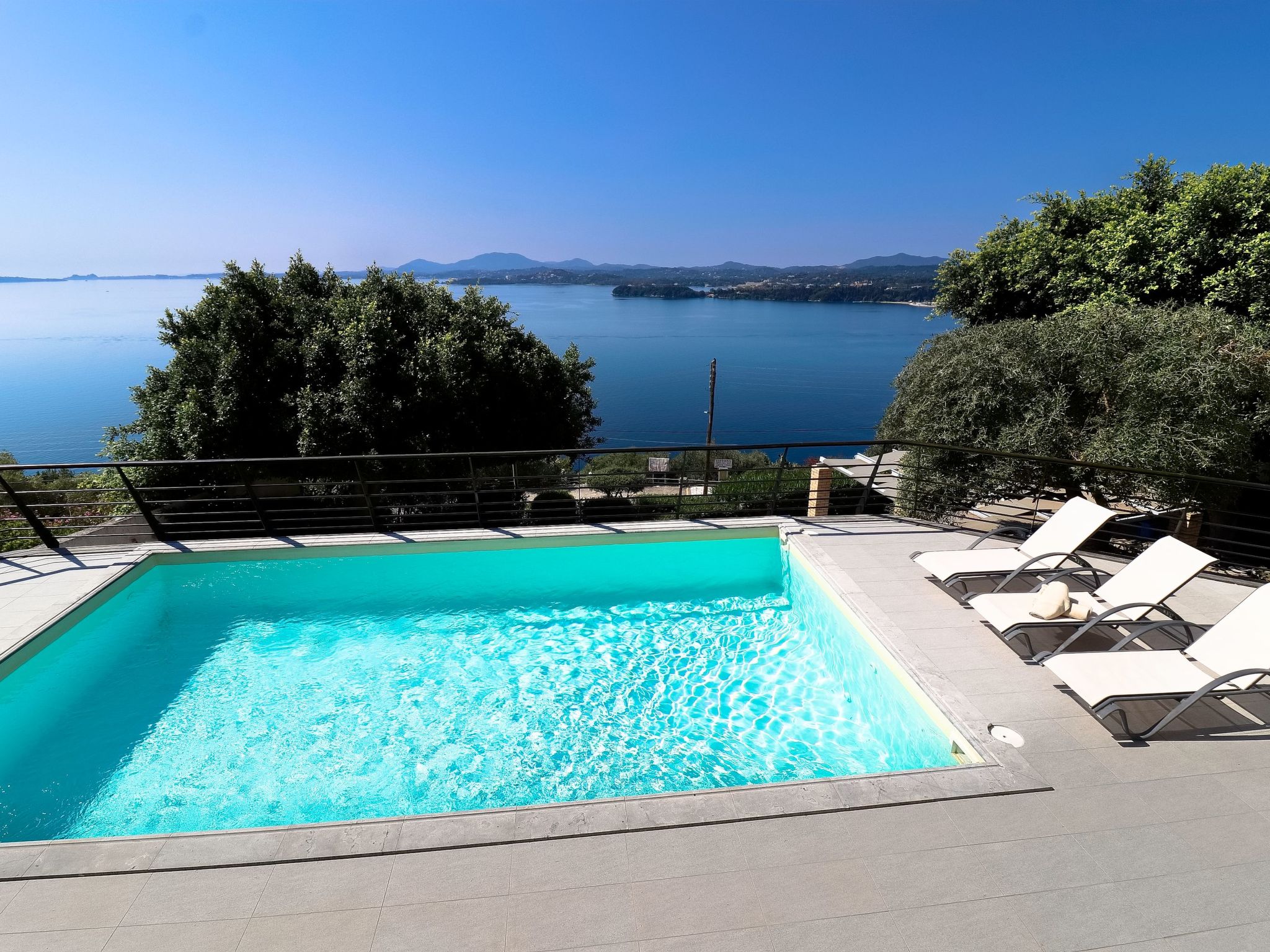 'Faiax' mit eigenem Pool