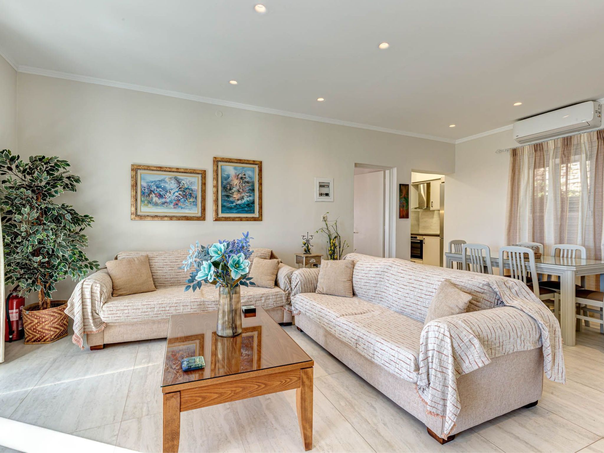 "Villa Nafsika"-Binnen