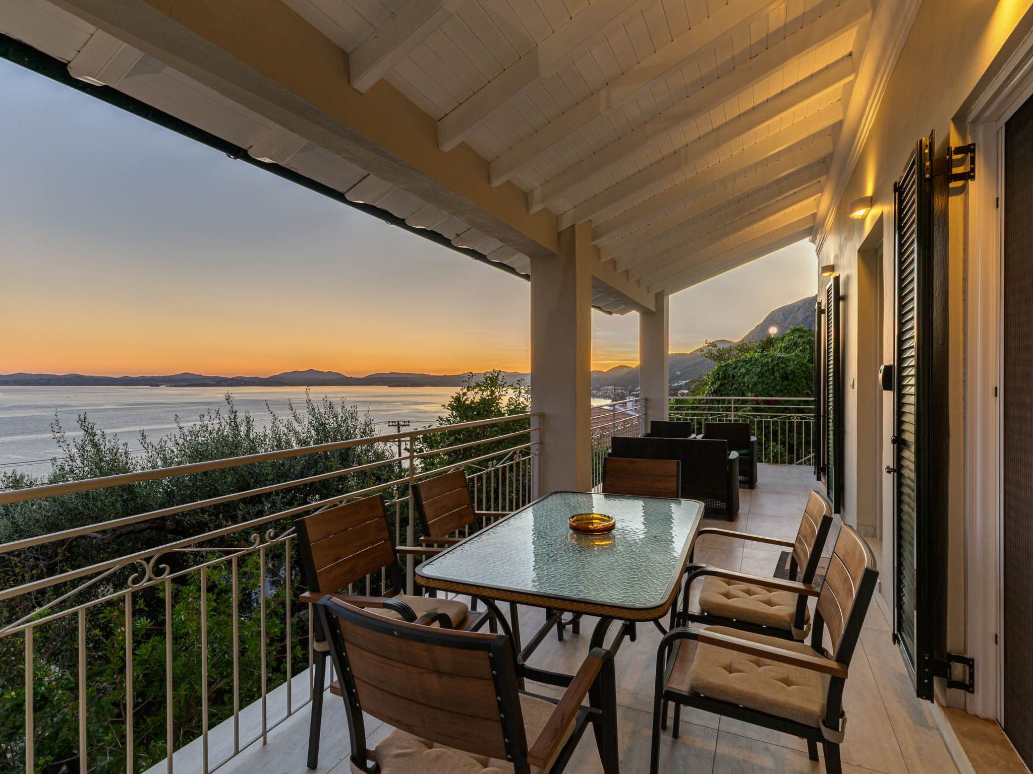 "Villa Nafsika"-Binnen