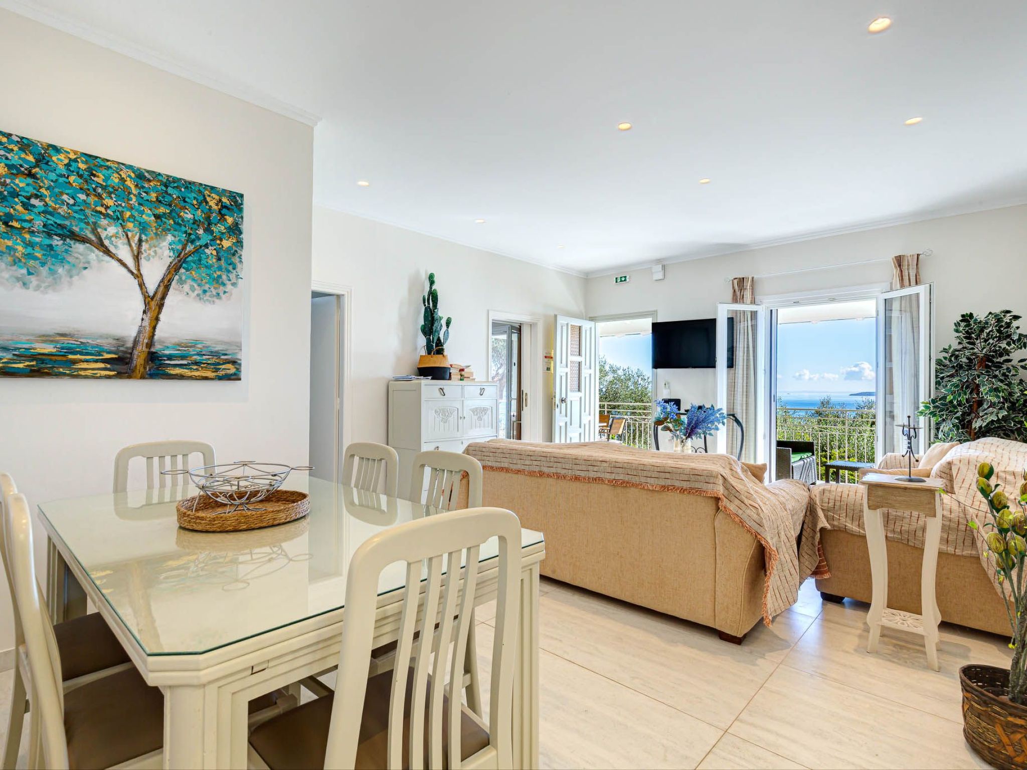 "Villa Nafsika"-Binnen