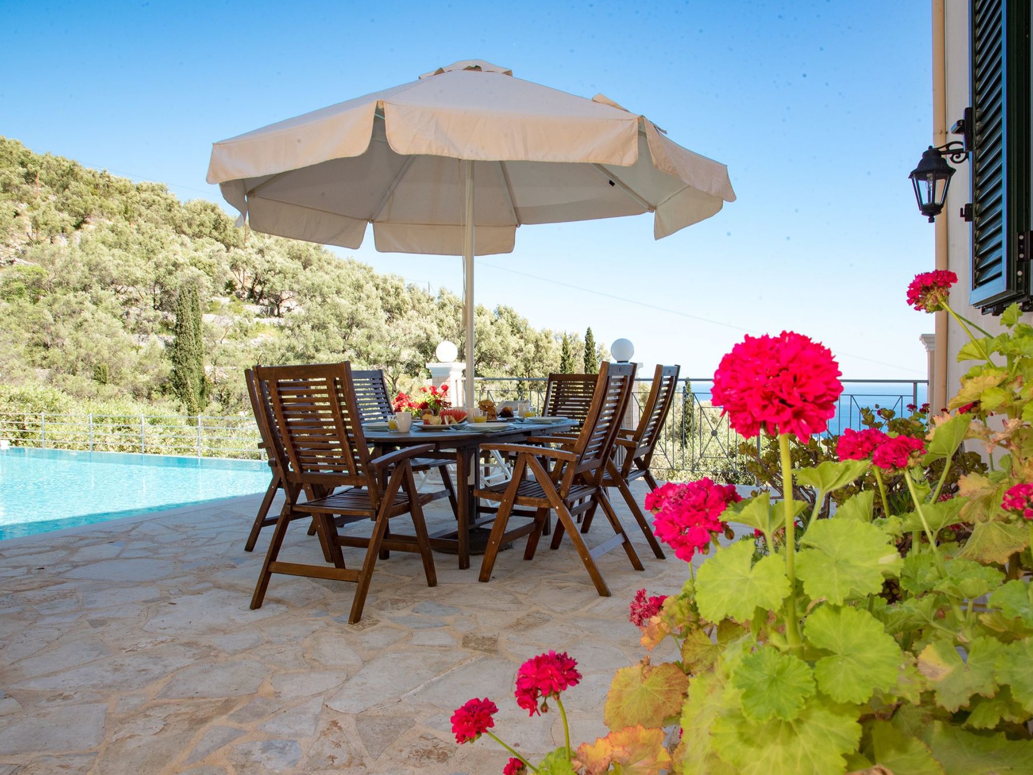 Villa Anthula mit Pool und herrlichem Meerblick-Binnen