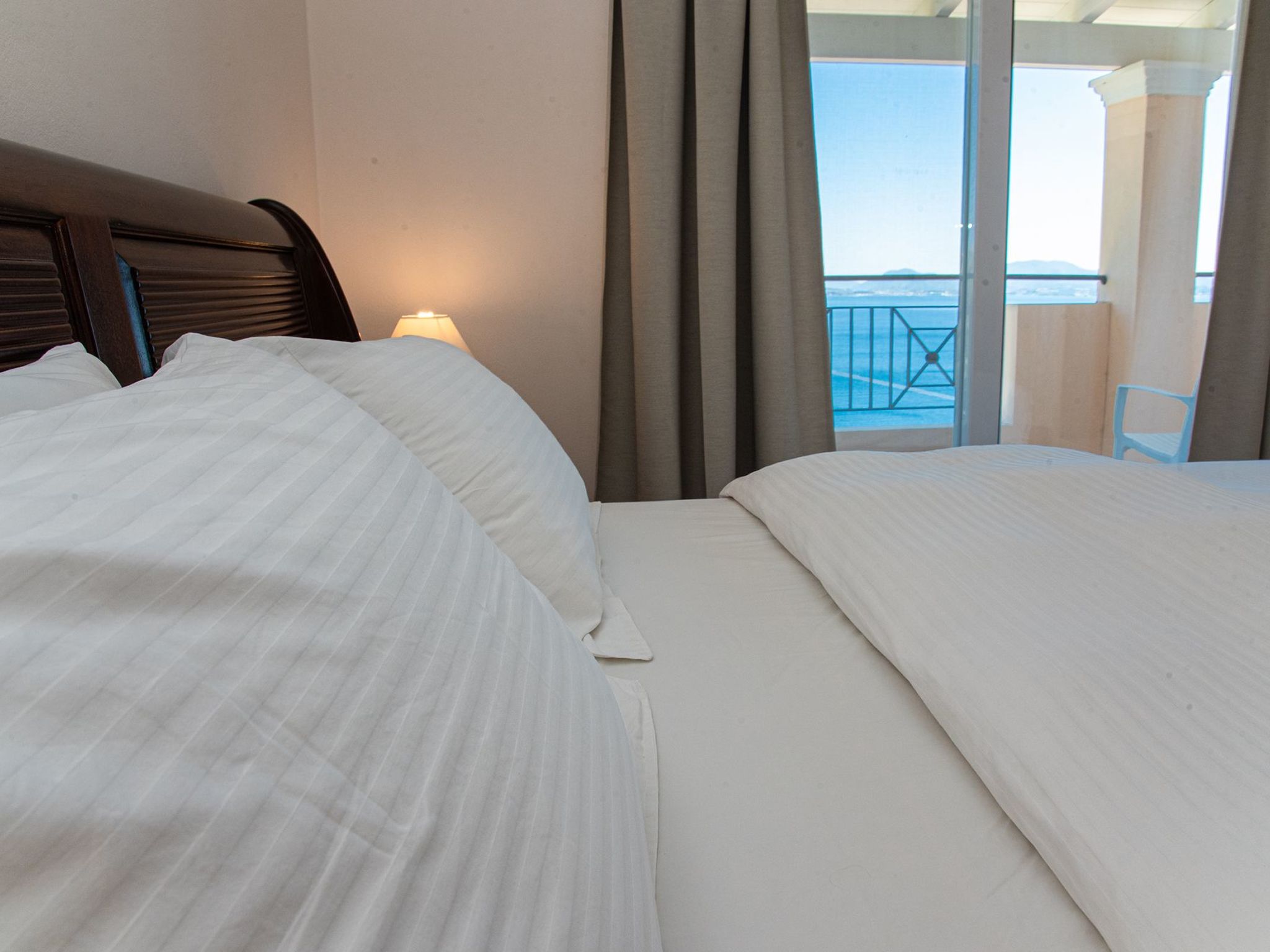 Villa Anthula mit Pool und herrlichem Meerblick-Binnen