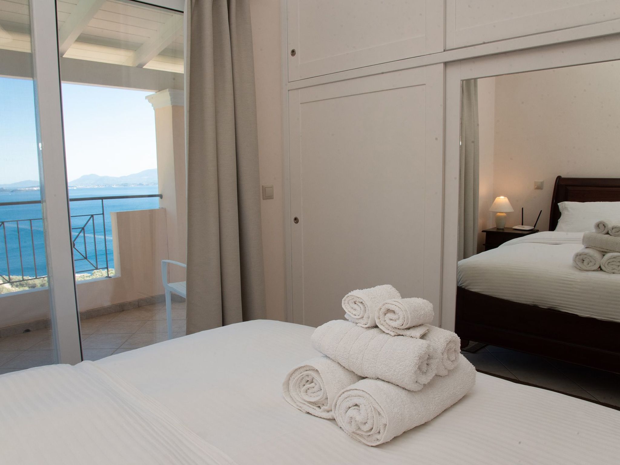 Villa Anthula mit Pool und herrlichem Meerblick-Binnen