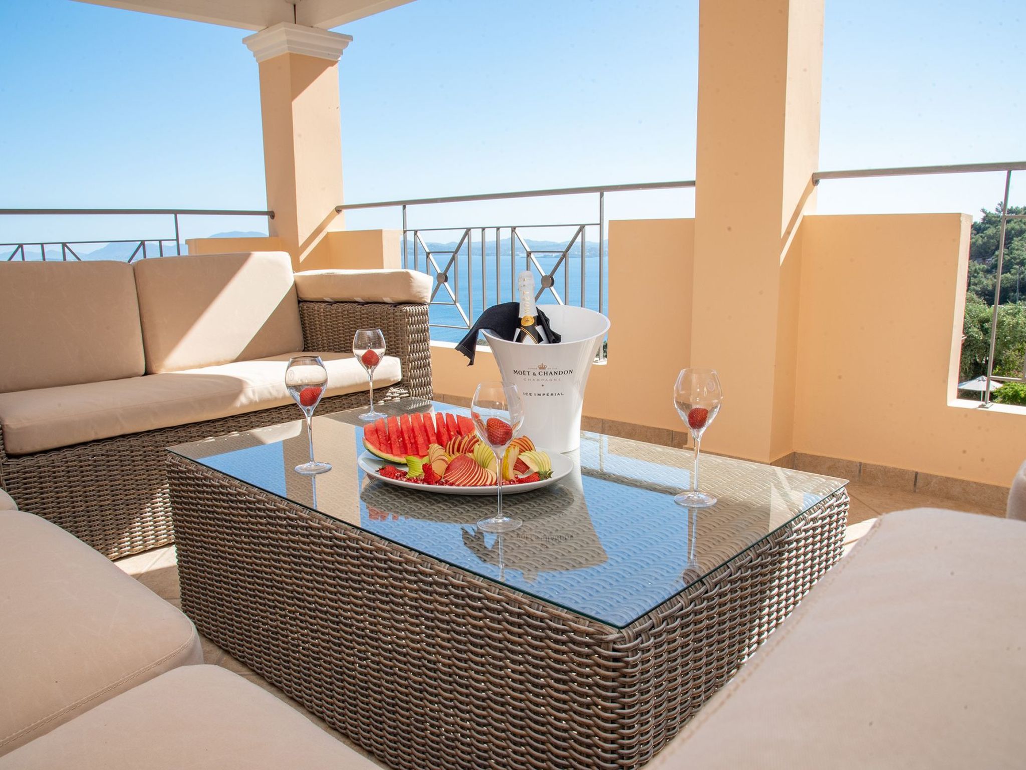 Villa Anthula mit Pool und herrlichem Meerblick-Binnen