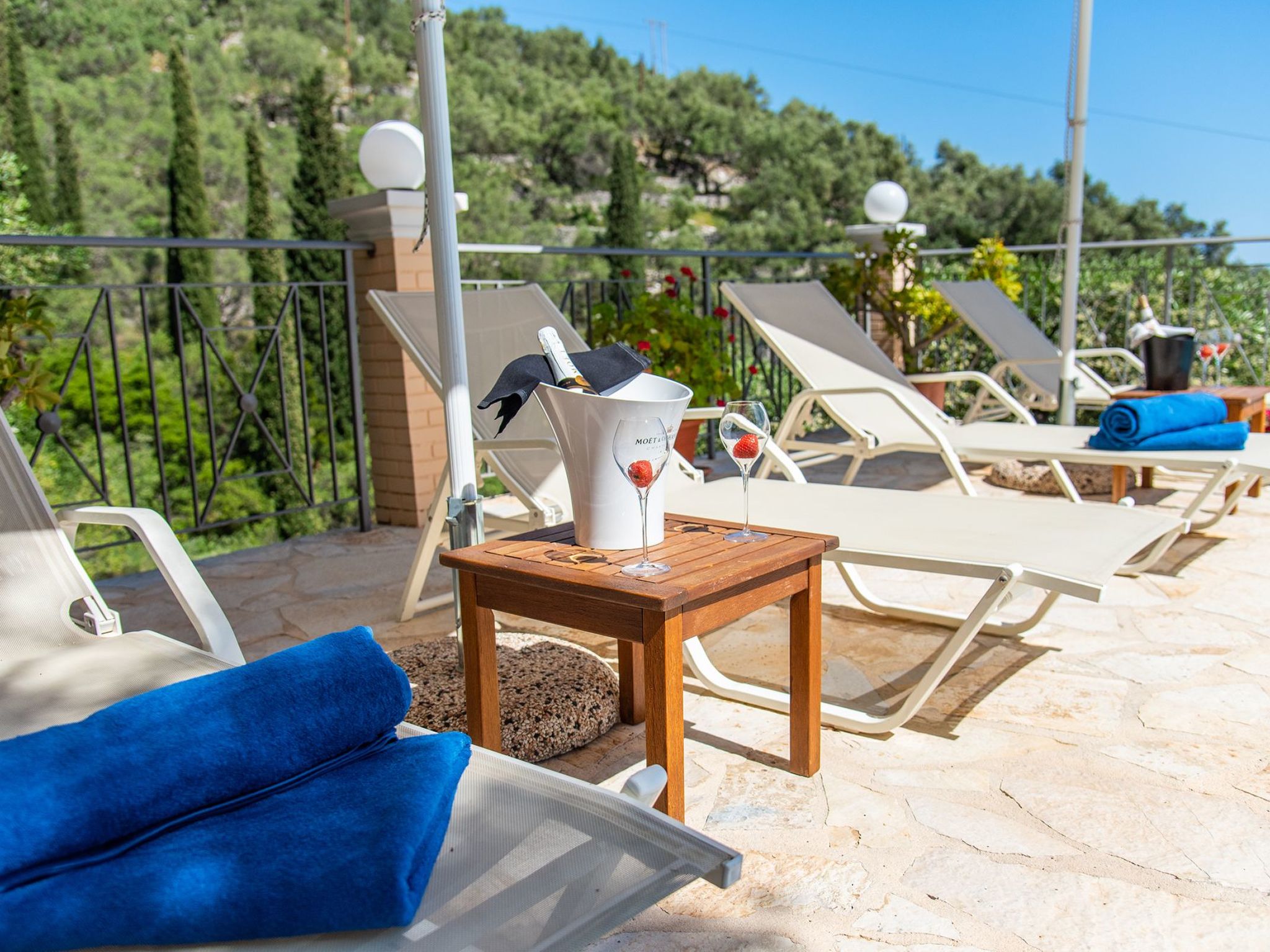 Villa Anthula mit Pool und herrlichem Meerblick-Binnen