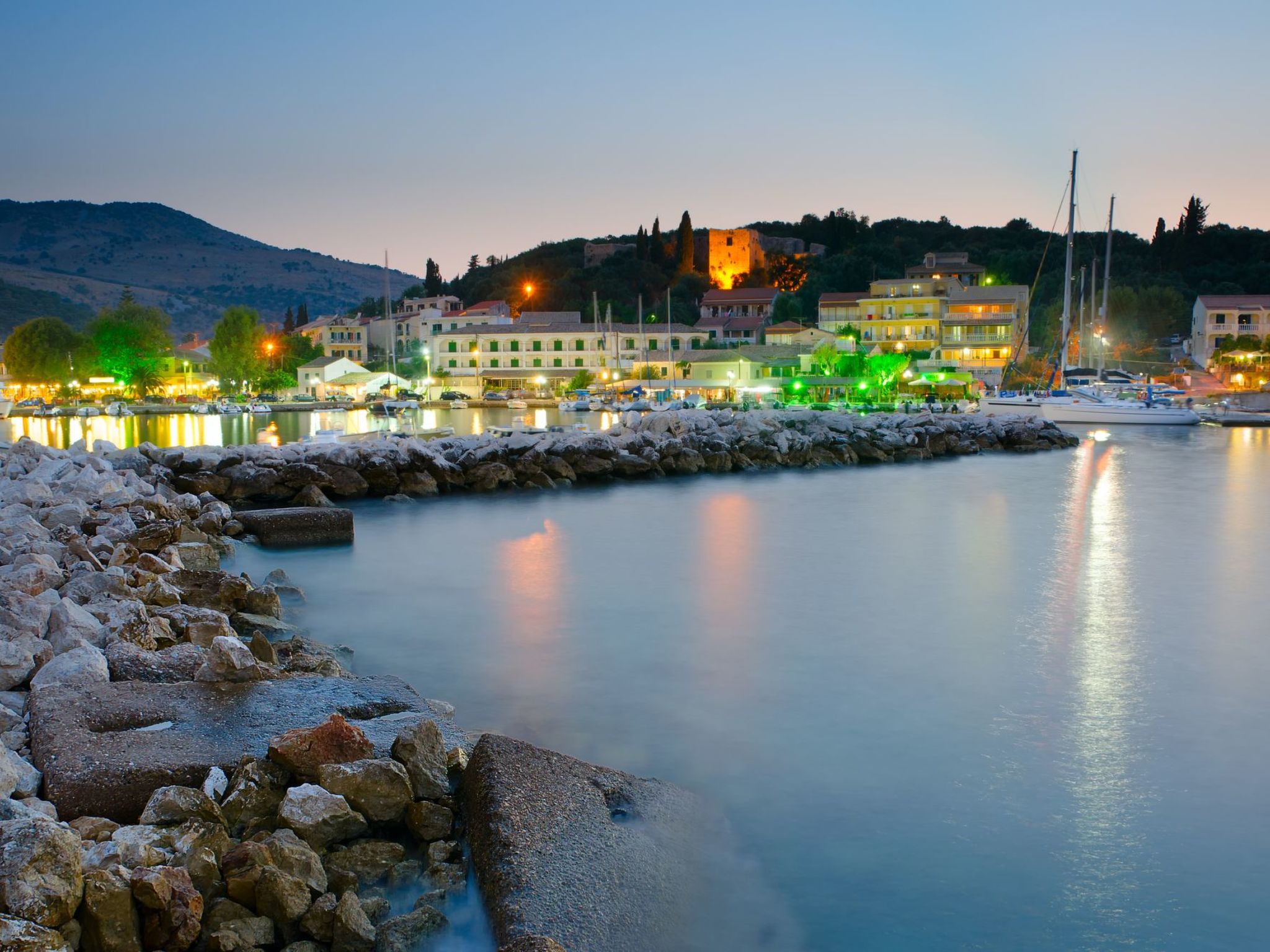 Elegantes Apartment mit zwei Schlafzimmern in Kassiopi-Binnen