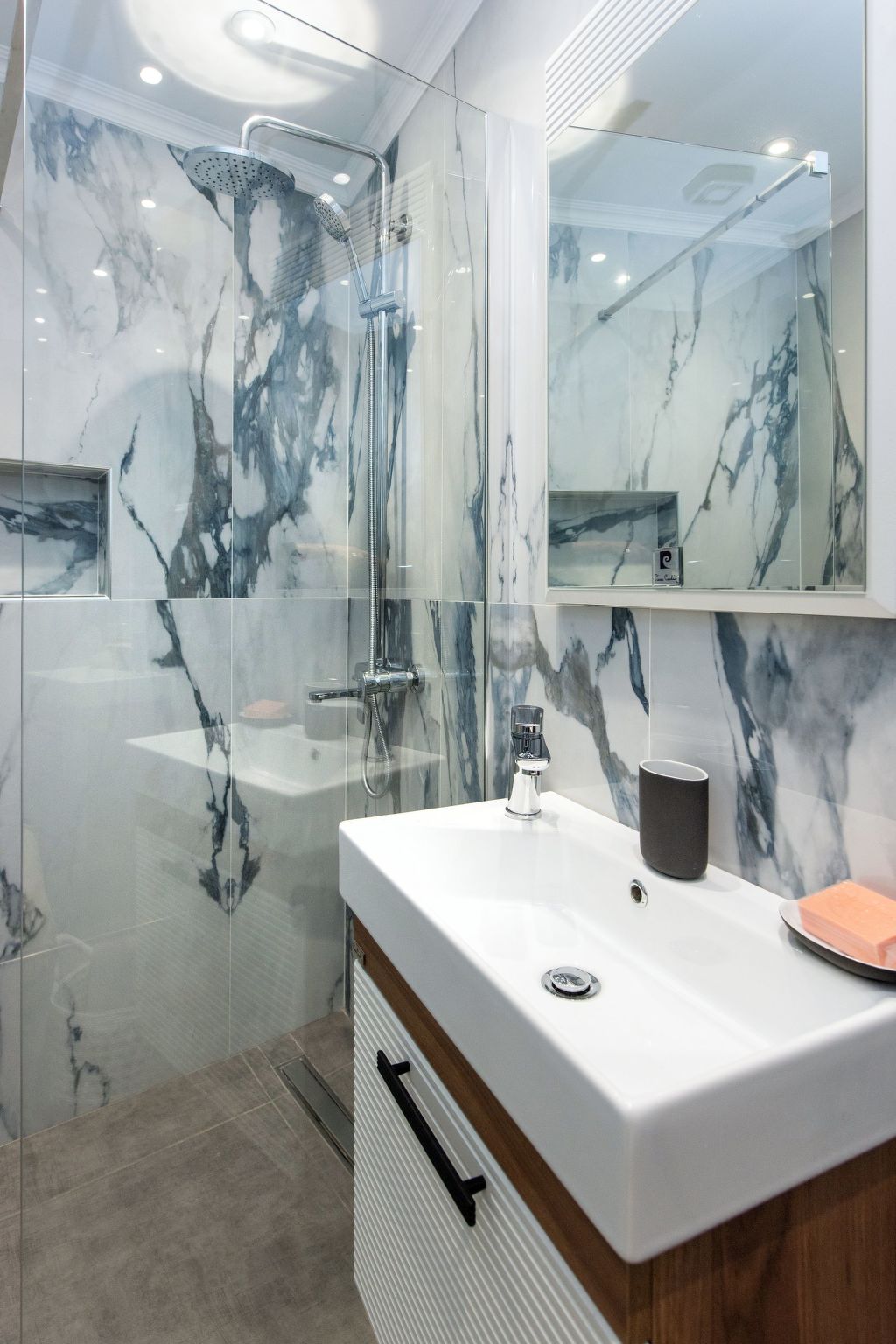 Elegantes Apartment mit zwei Schlafzimmern in Kassiopi-Binnen