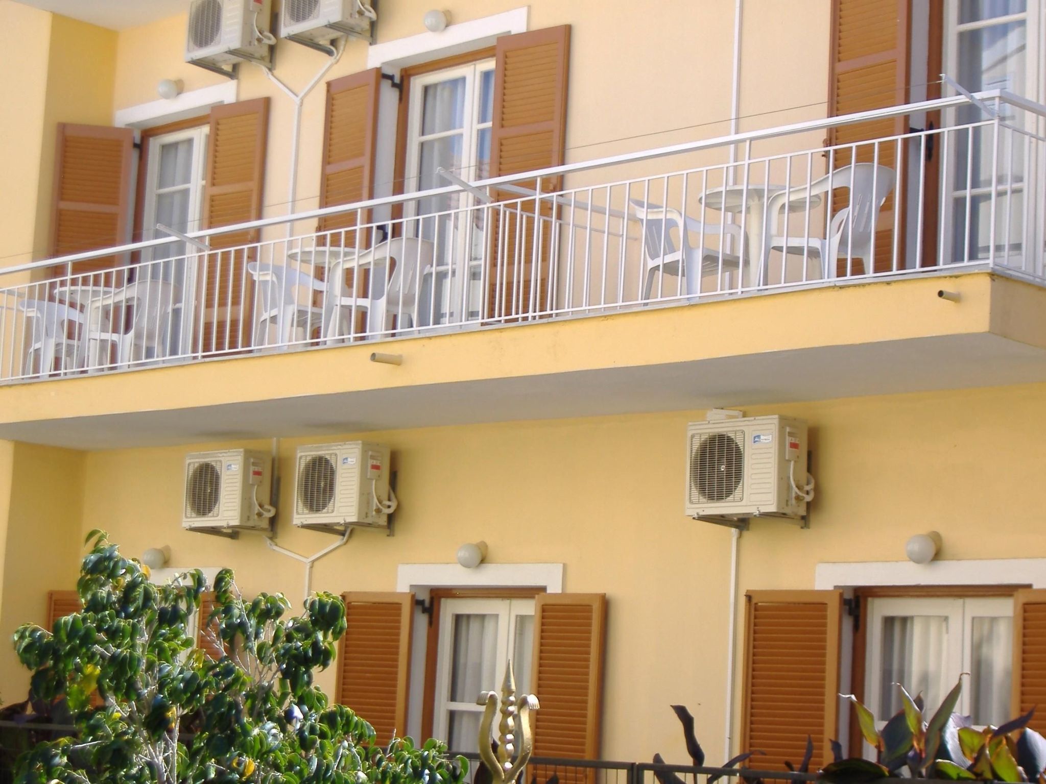 Photo of "Rantos" direkt am Strand