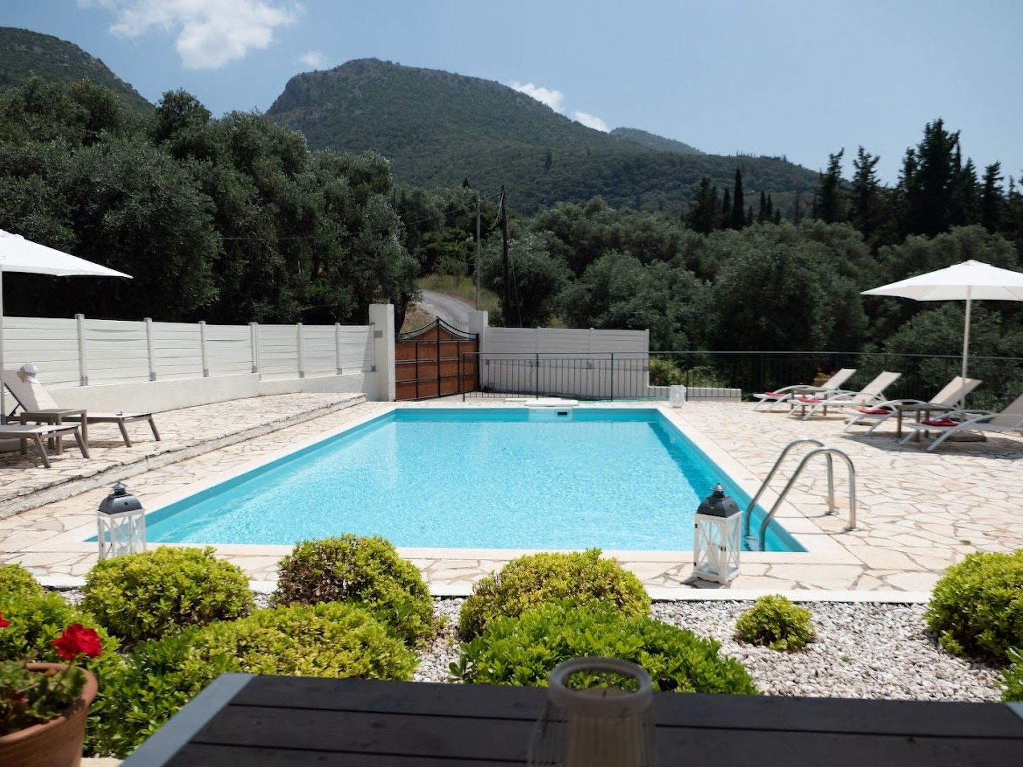 Vakantiehuis met privé zwembad in Acharavi (Griekenland) voor 6 personen