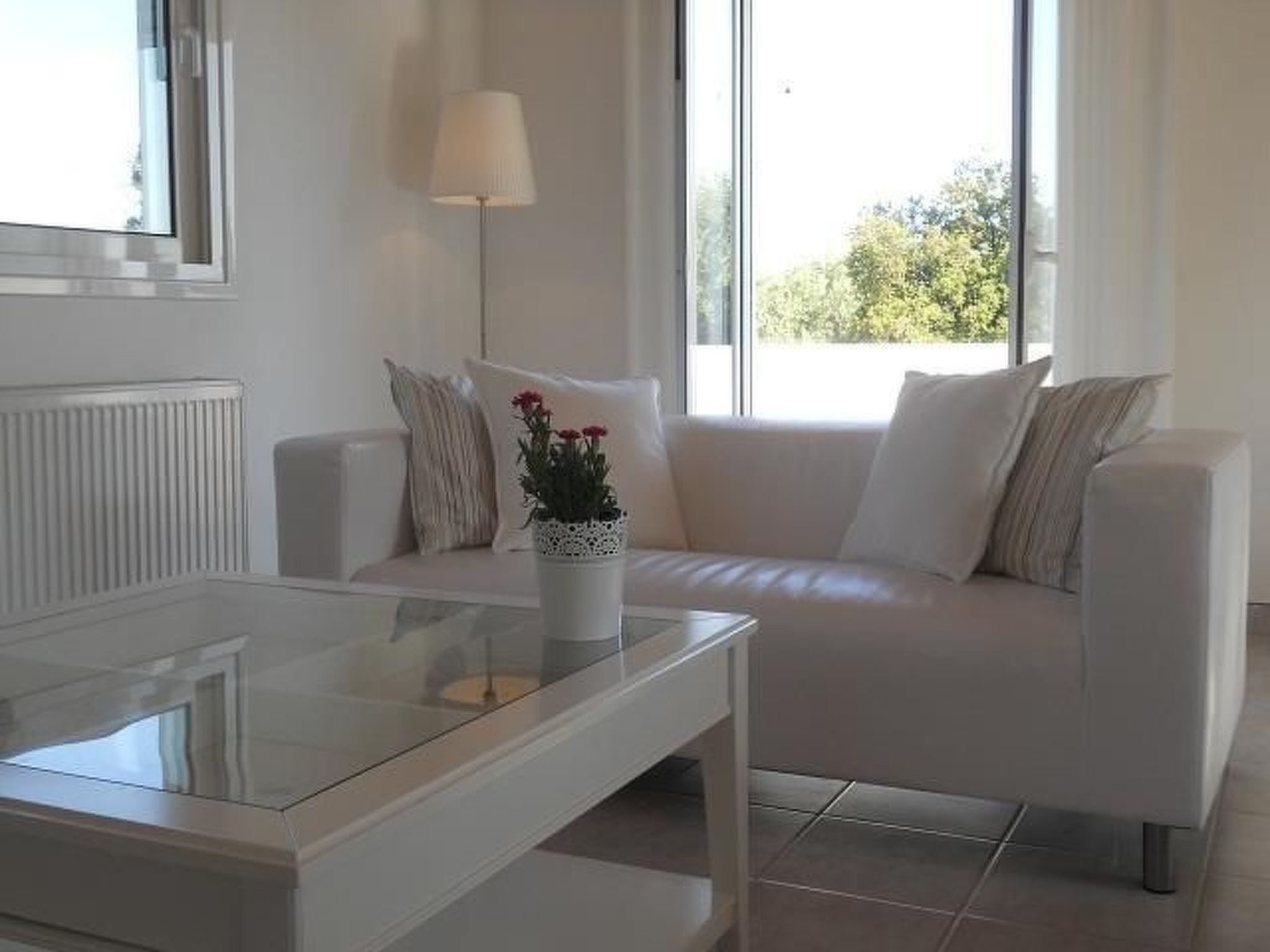 Ferienvilla mit Garten, Grill und Terrasse-Drinnen