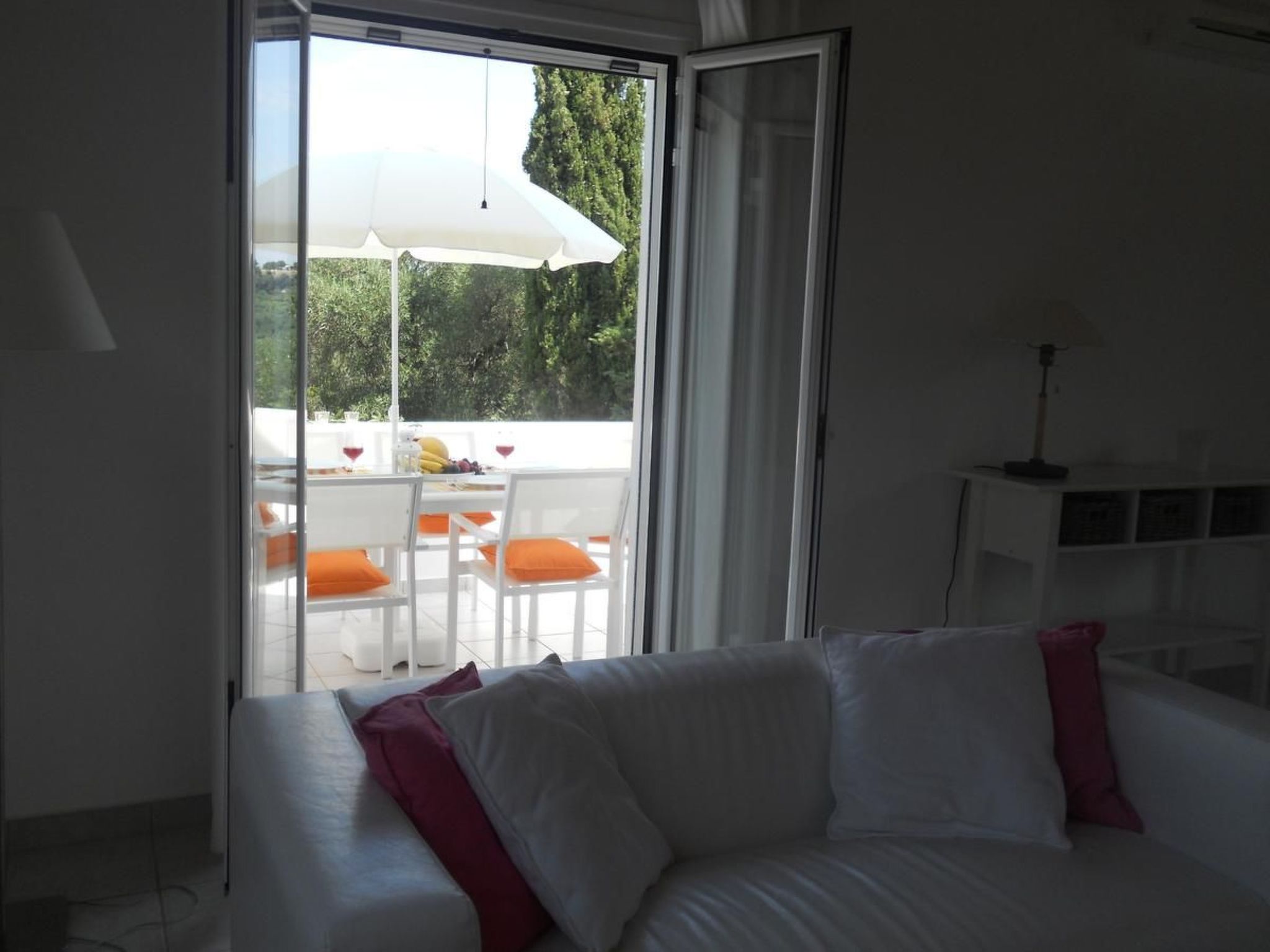 Ferienvilla mit Garten, Grill und Terrasse-Drinnen