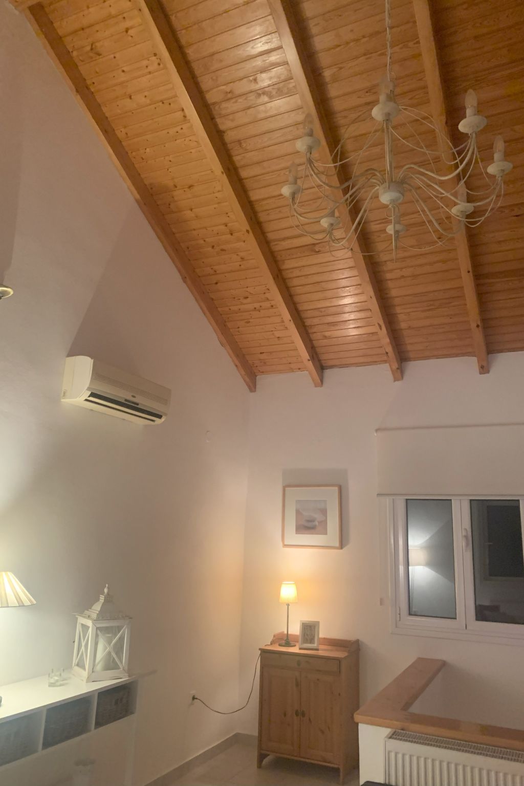 Ferienvilla mit Garten, Grill und Terrasse-Drinnen