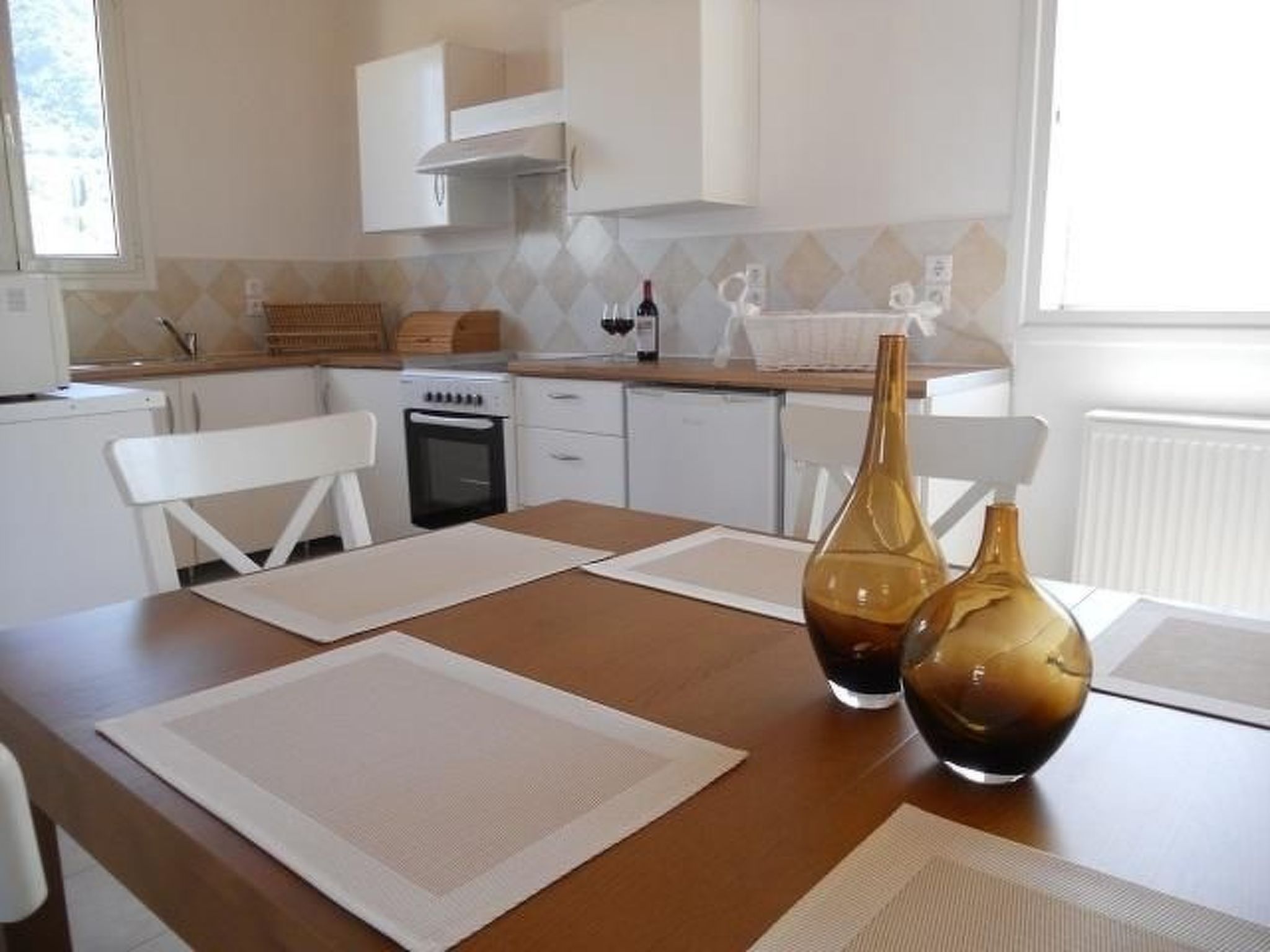 Ferienvilla mit Garten, Grill und Terrasse-Drinnen