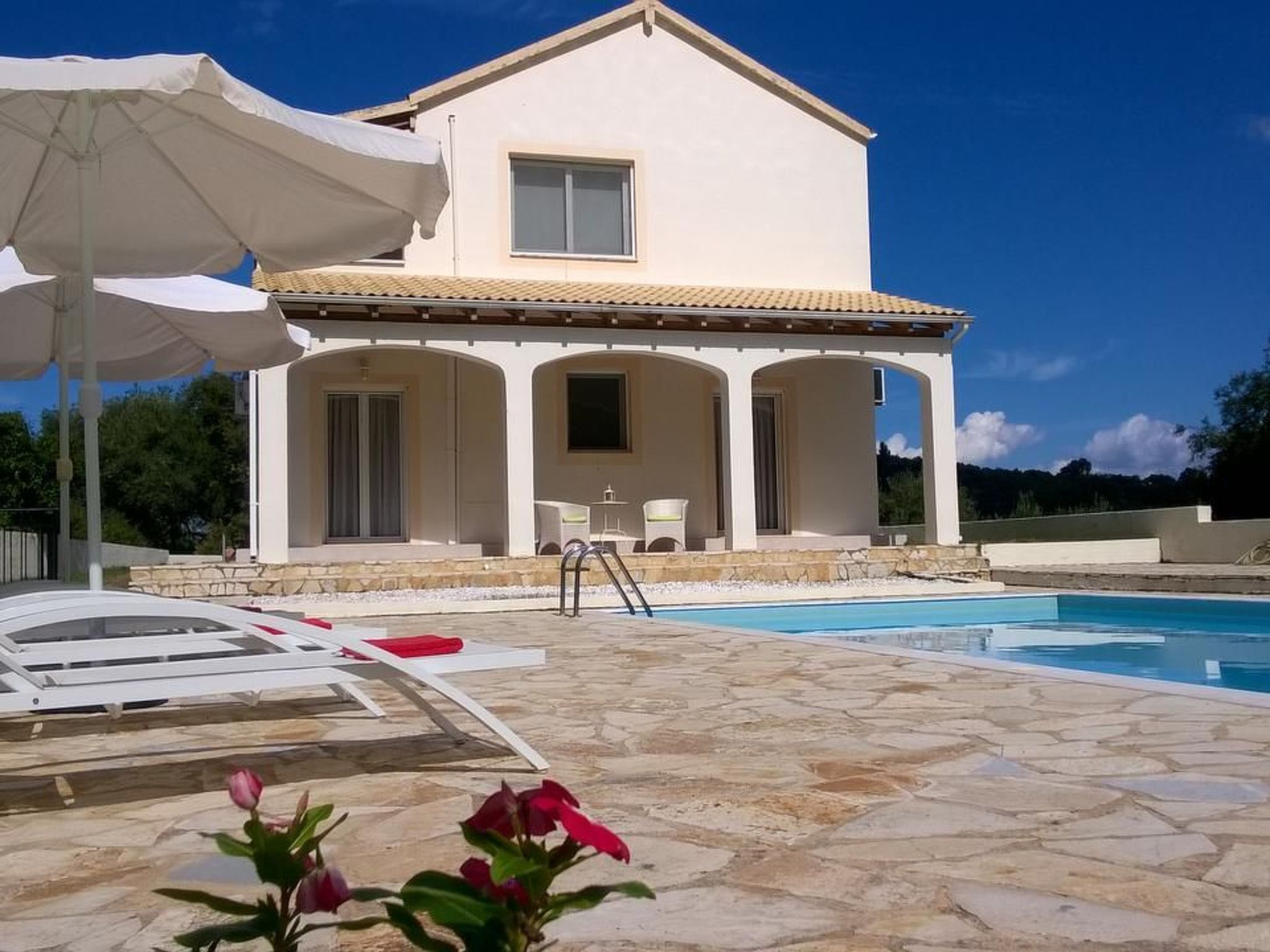 Photo of Ferienvilla mit Garten, Grill und Terrasse