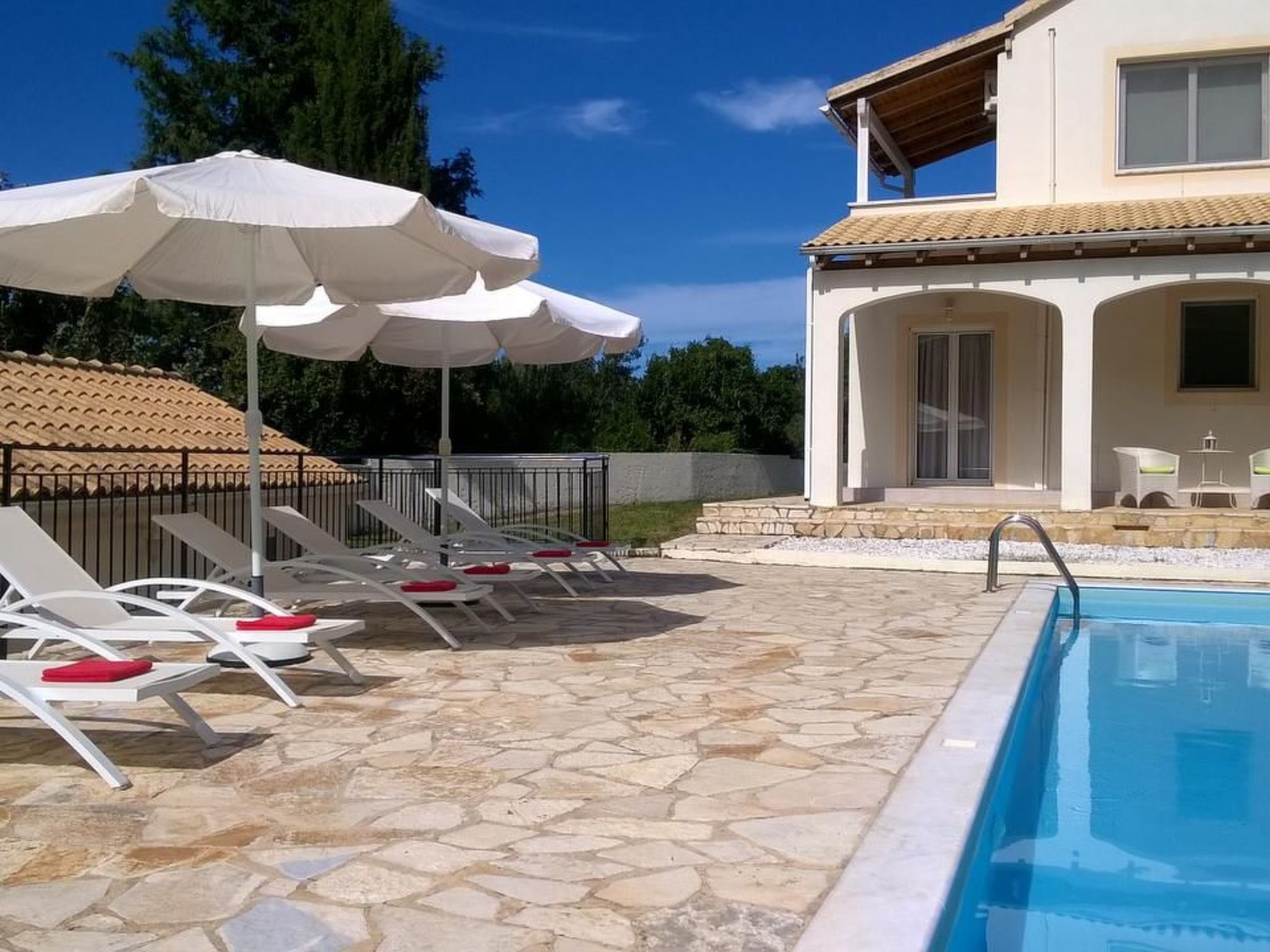 Photo of Ferienvilla mit Garten, Grill und Terrasse