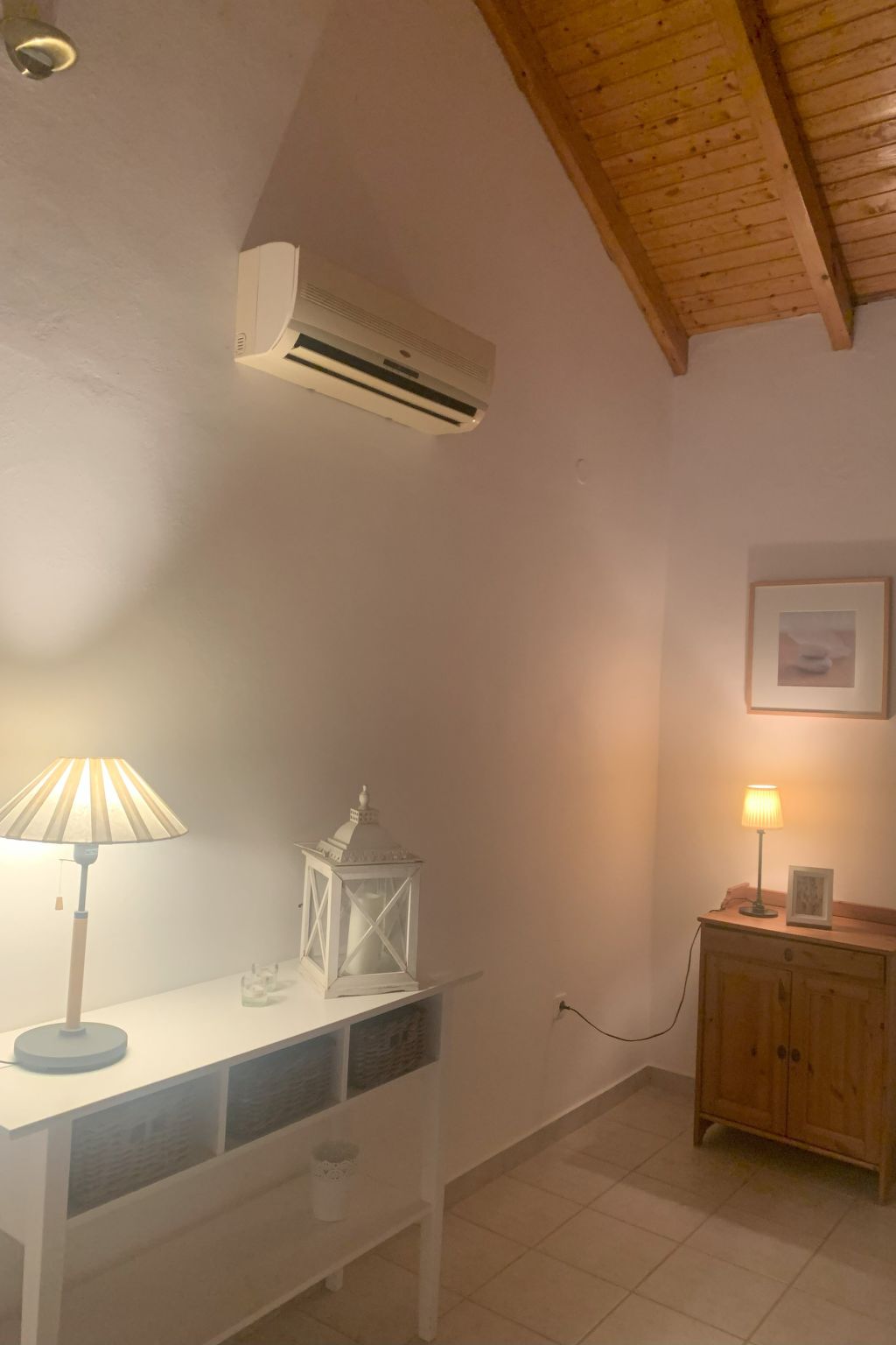 Ferienvilla mit Garten, Grill und Terrasse-Drinnen