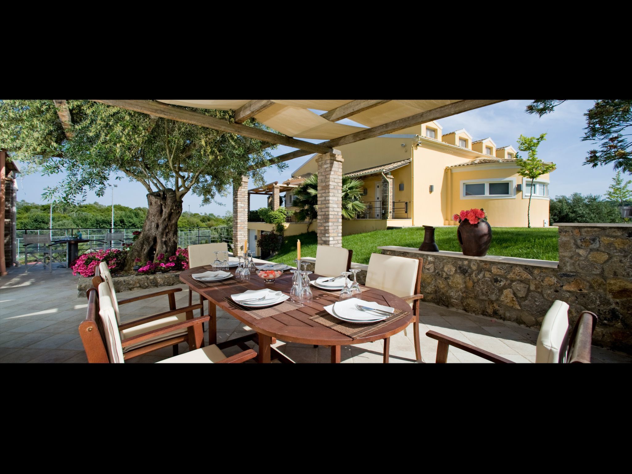 Photo of Villa "Priviledge" mit Garten, Grill und Terrasse
