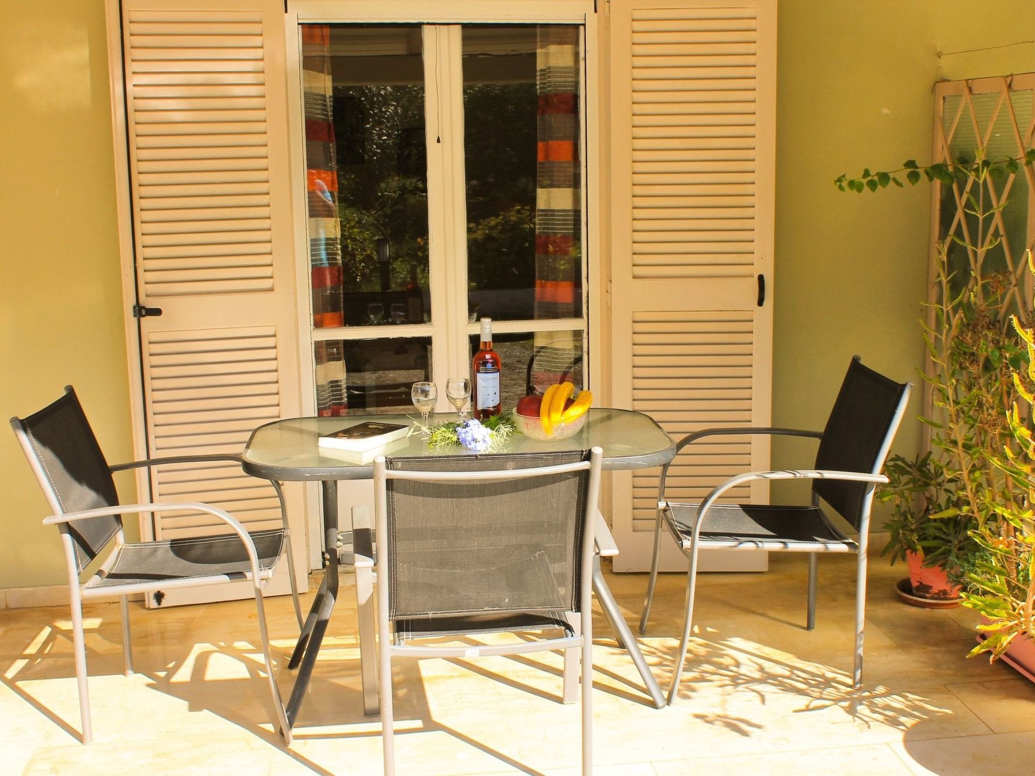 Geräumige Wohnung mit zwei Schlafzimmern in der Nähe des Sandstrandes-Binnen