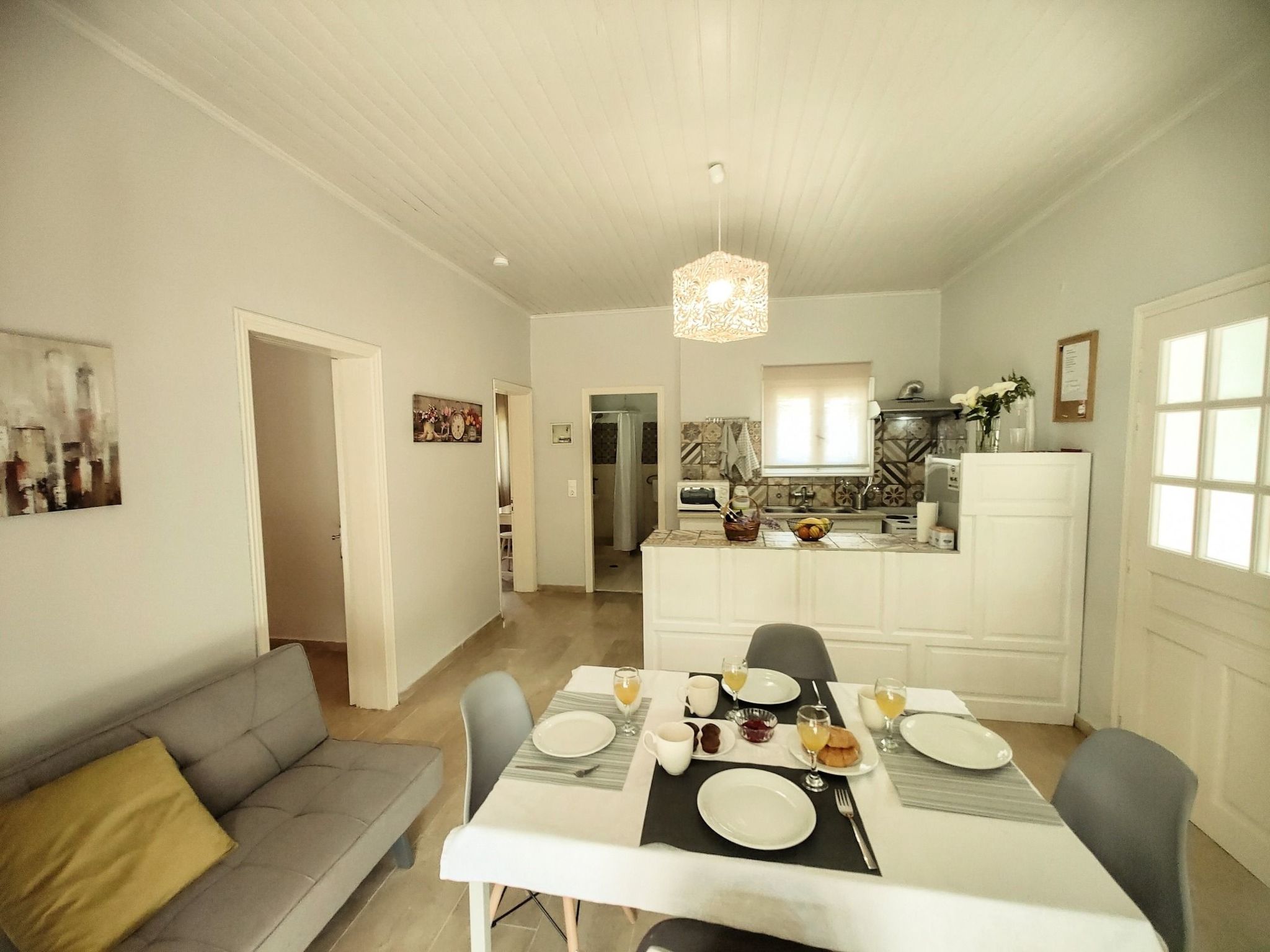 Geräumige Wohnung mit zwei Schlafzimmern in der Nähe des Sandstrandes-Binnen