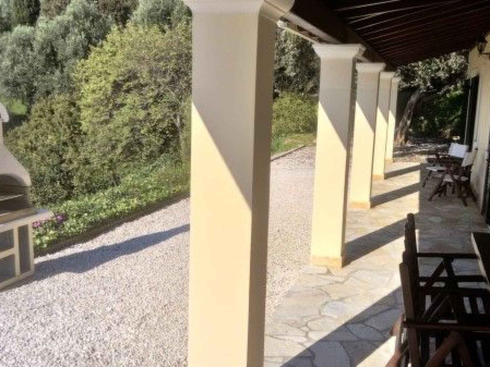 Ferienvilla mit Blick auf das Wasser-Draußen